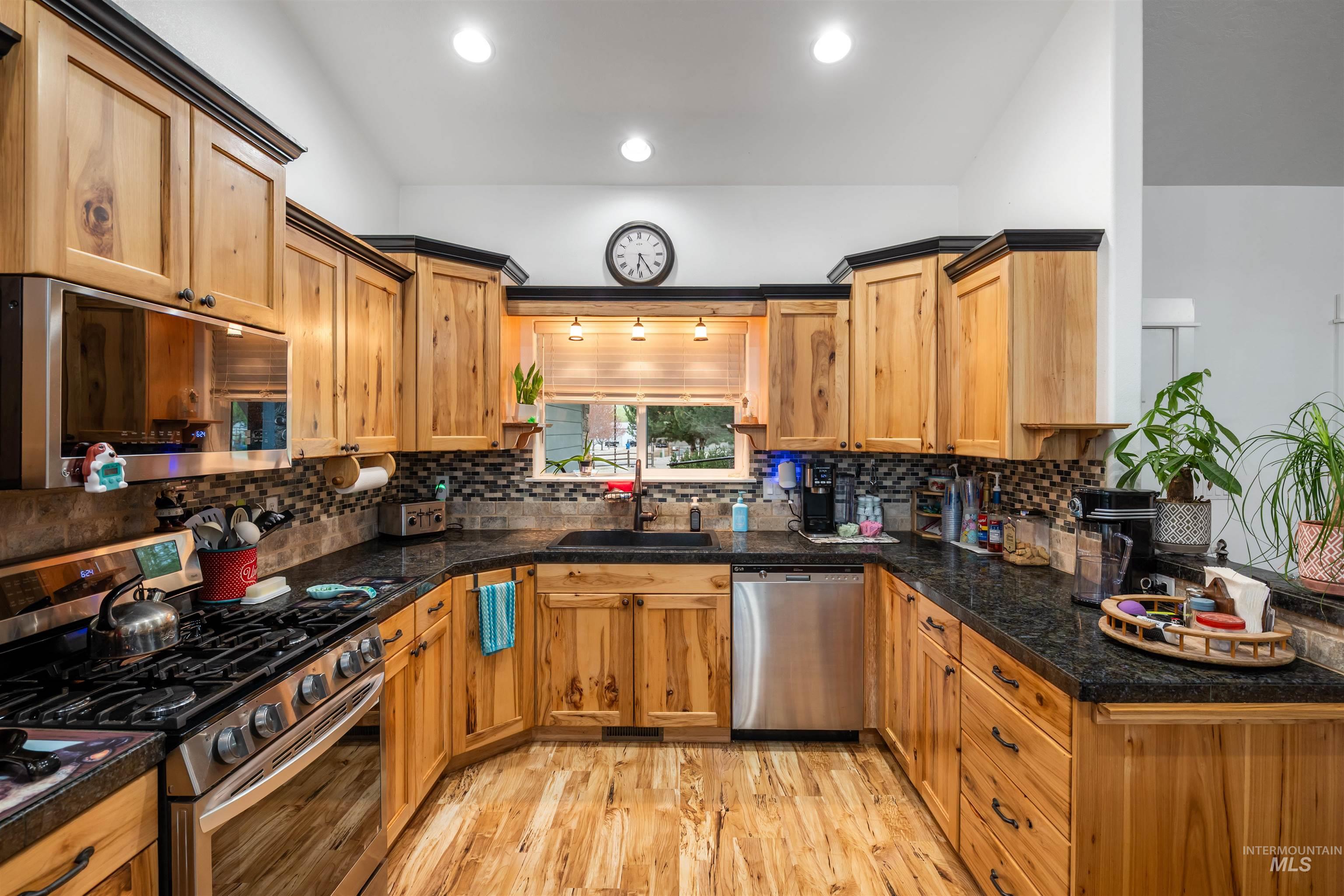 23824 Breyer Rd Property Photo 14