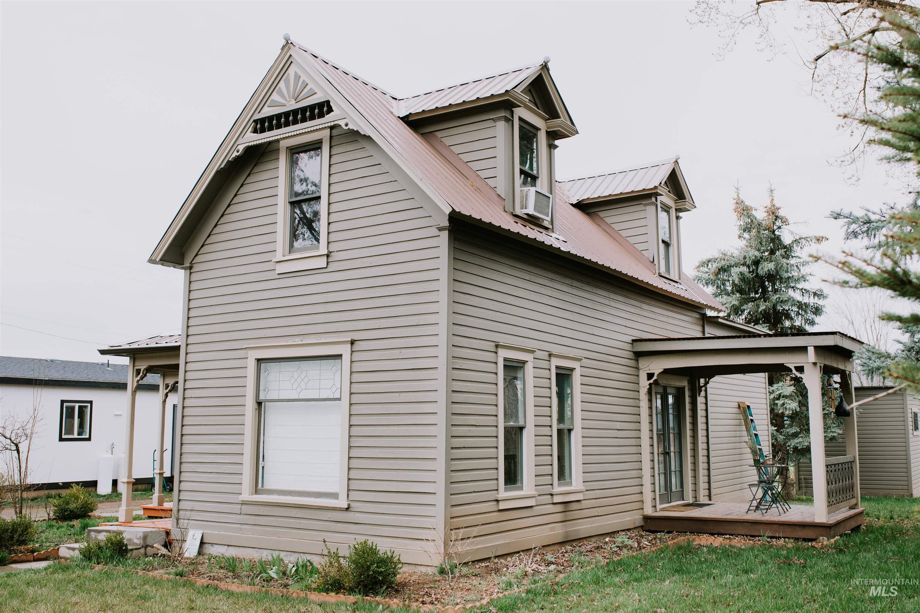 104 N Fairfield Property Photo 3