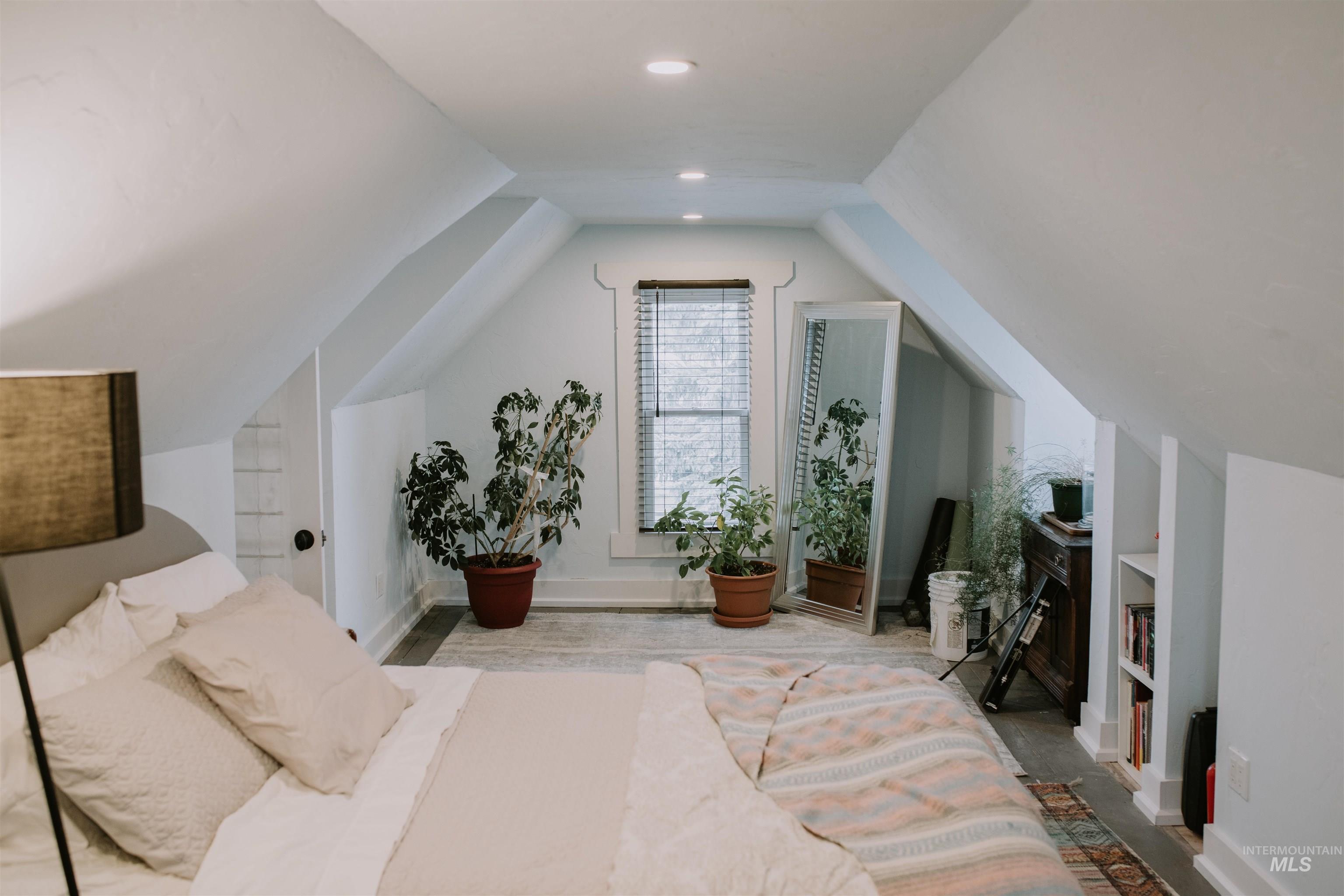 104 N Fairfield Property Photo 32