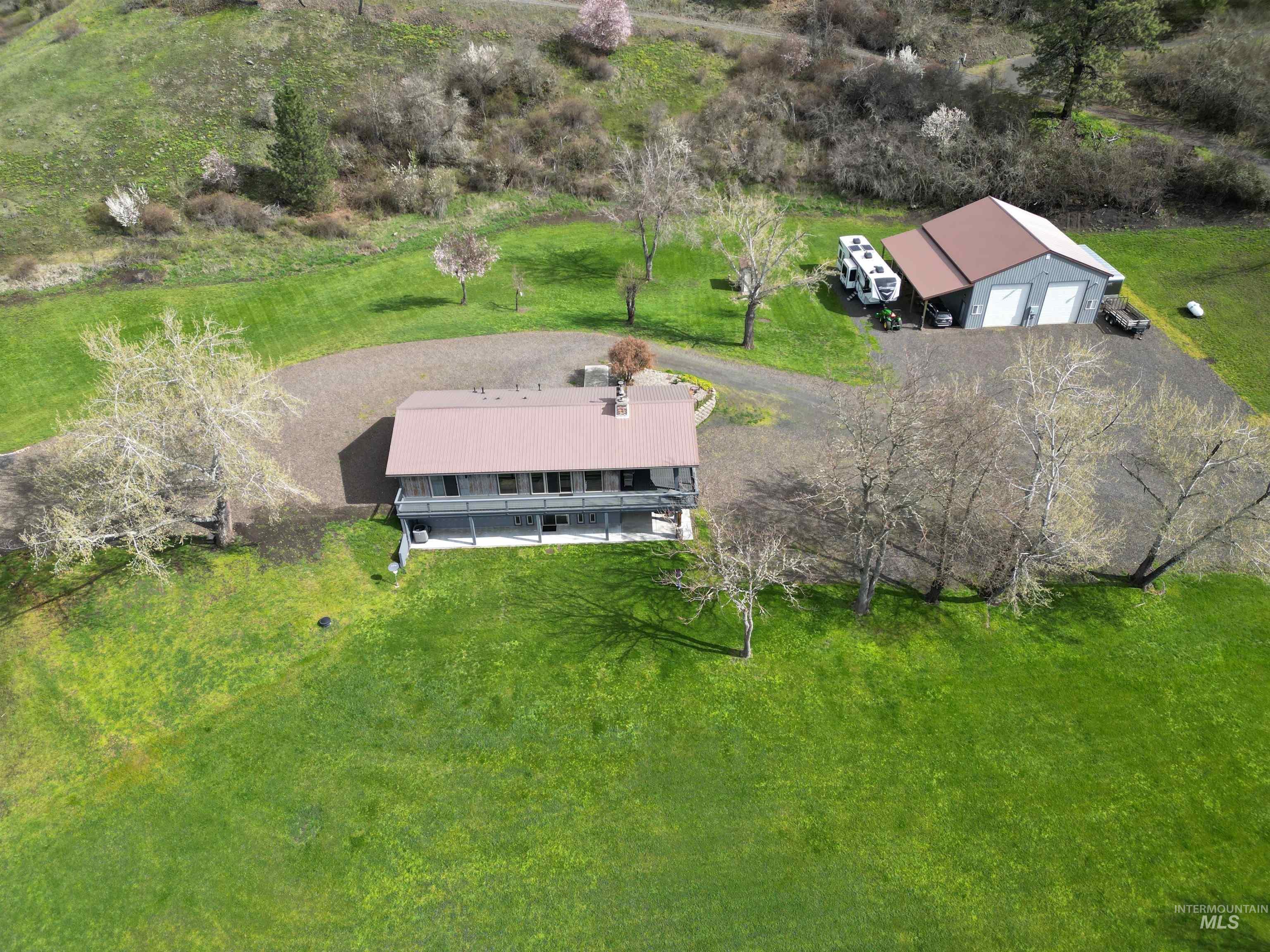 131 Beaver Nob Dr Property Photo 1