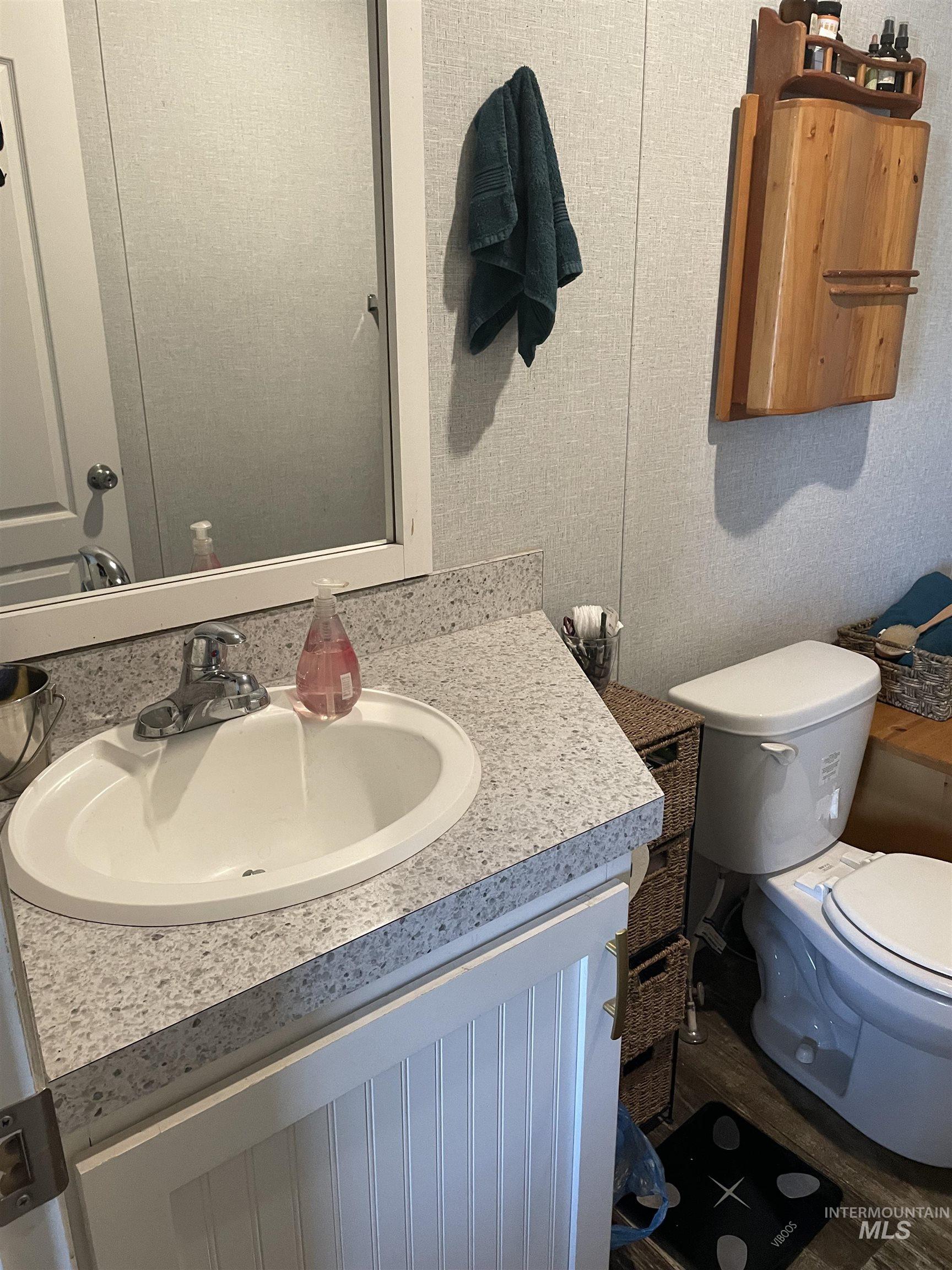 820 Crest Drive Property Photo 23
