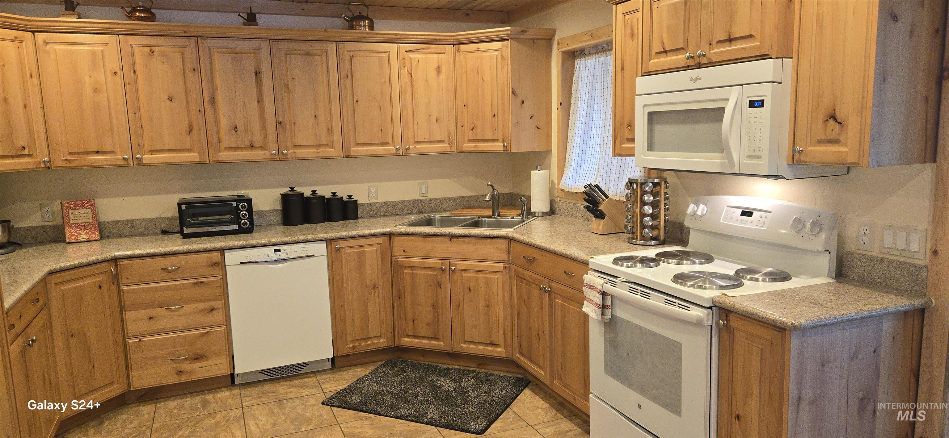 4250 & 4300 American River Road Property Photo 16