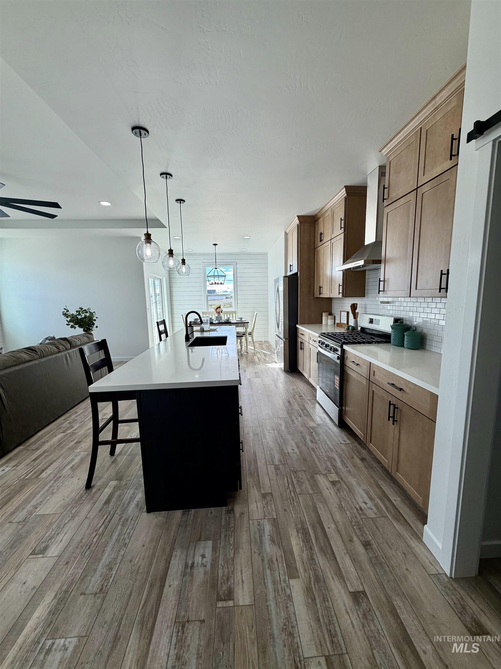 1419 Topaz Property Photo 5