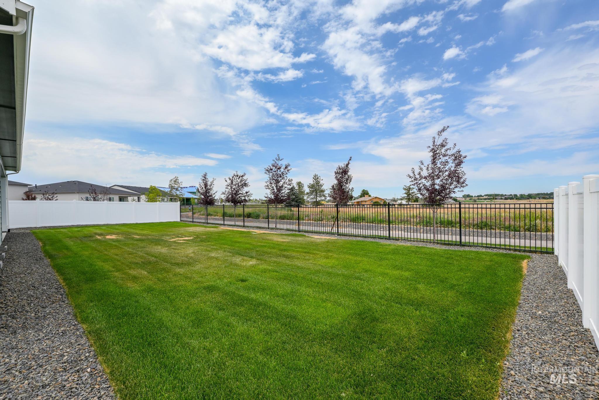 8558 S Silver Smog Way Property Photo 32