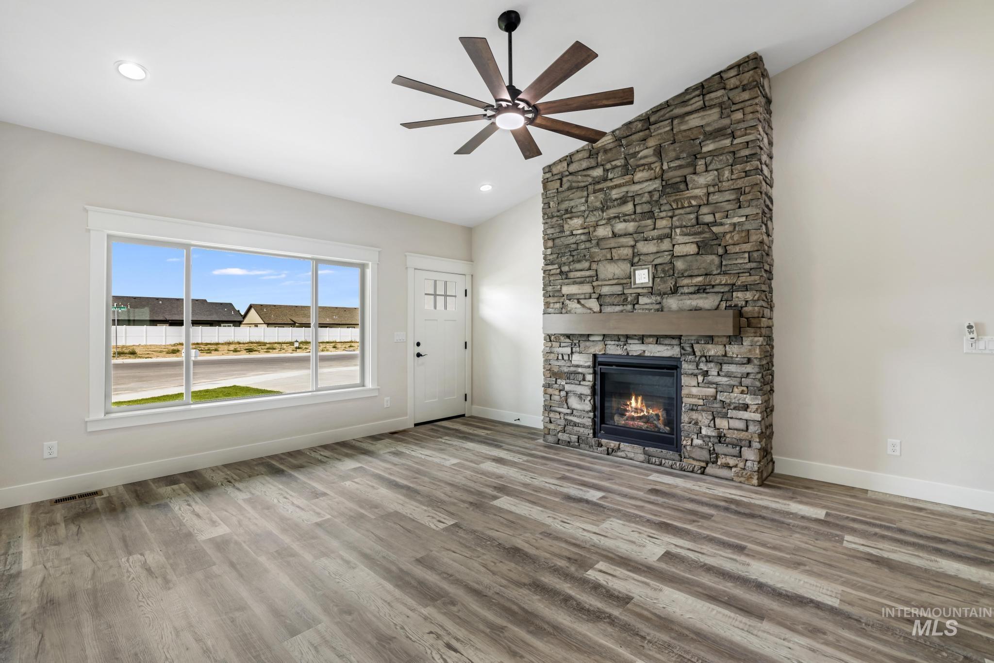 1441 Haizlee Way Property Photo 8