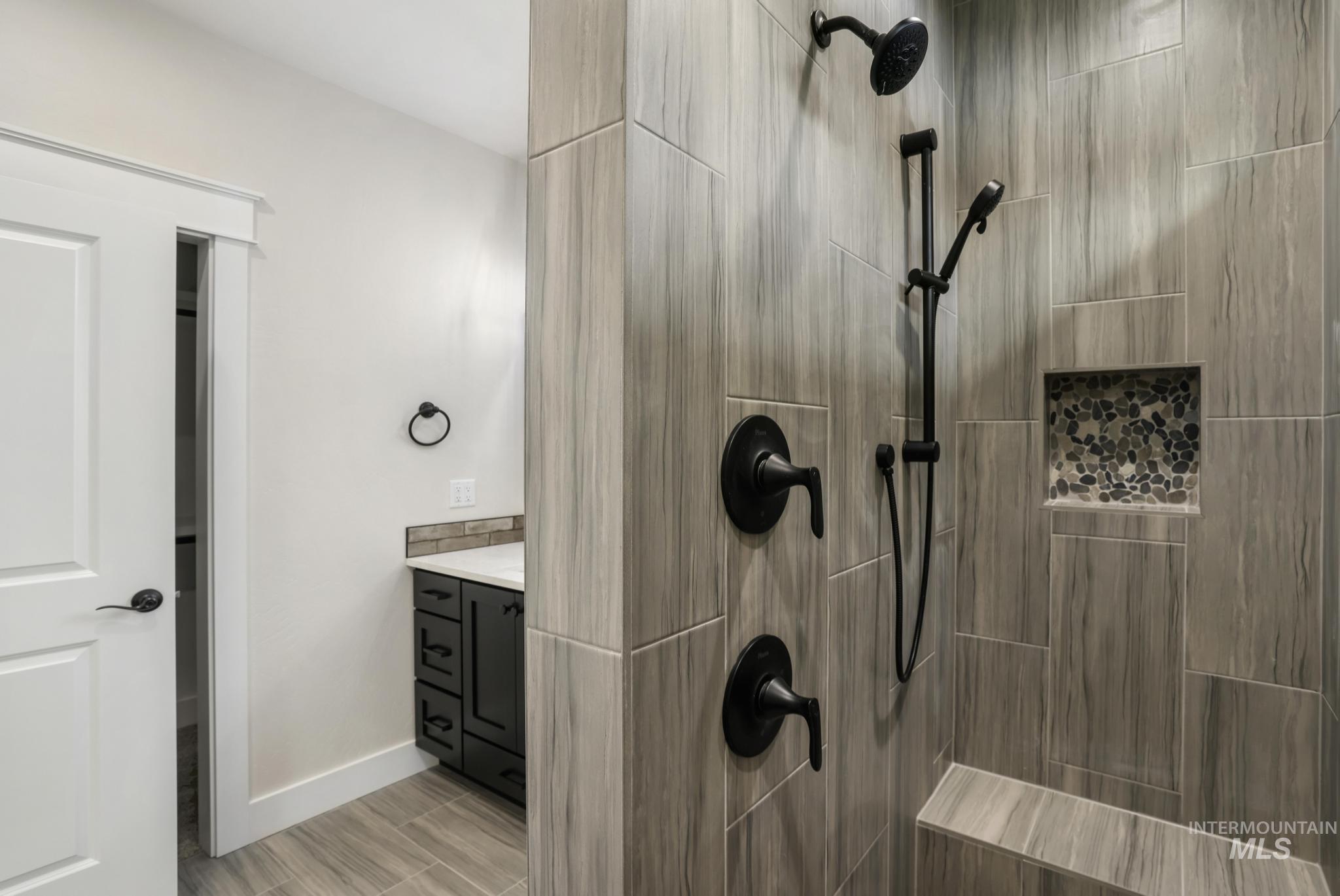 1441 Haizlee Way Property Photo 15