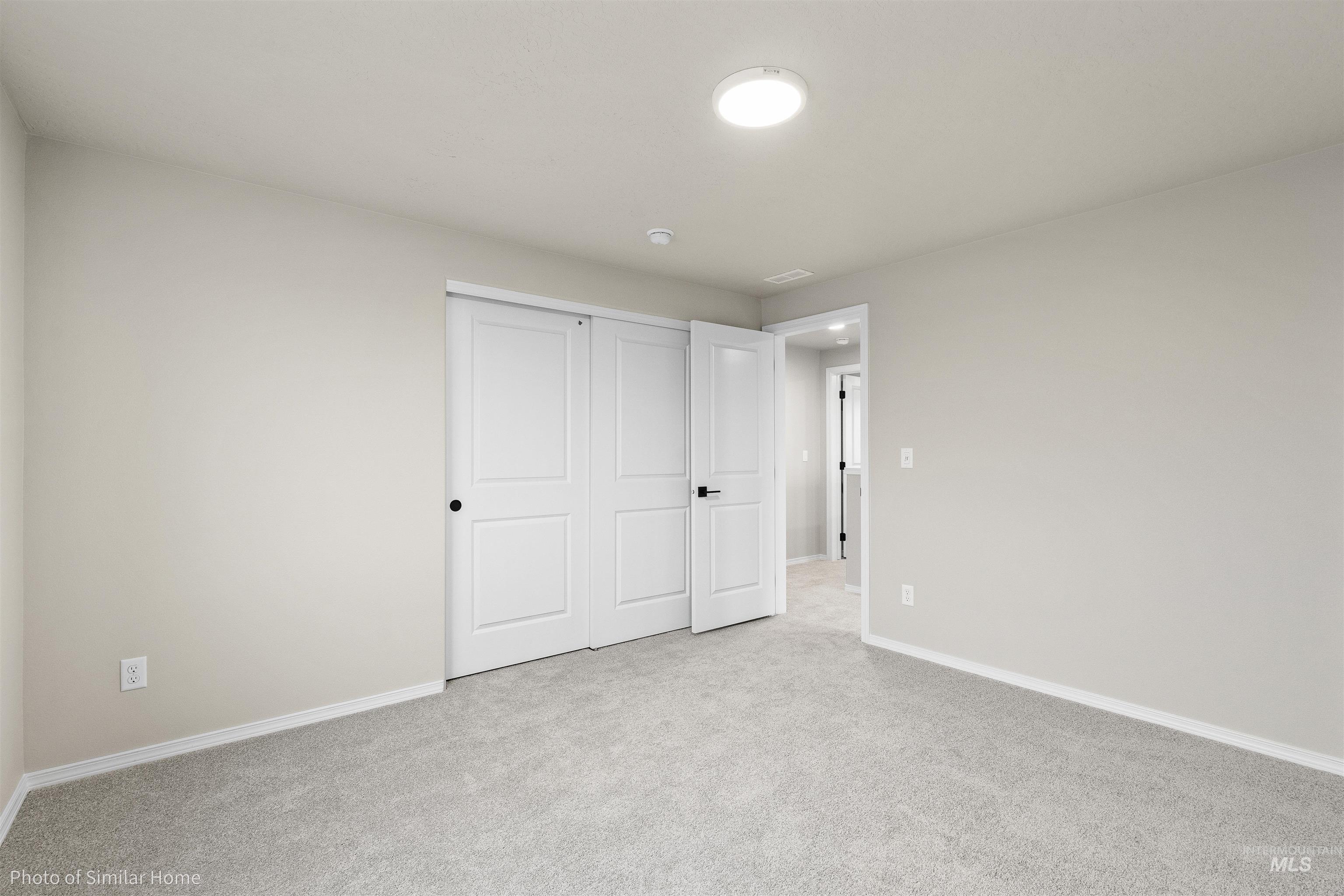 961 N Belgian Way Property Photo 7