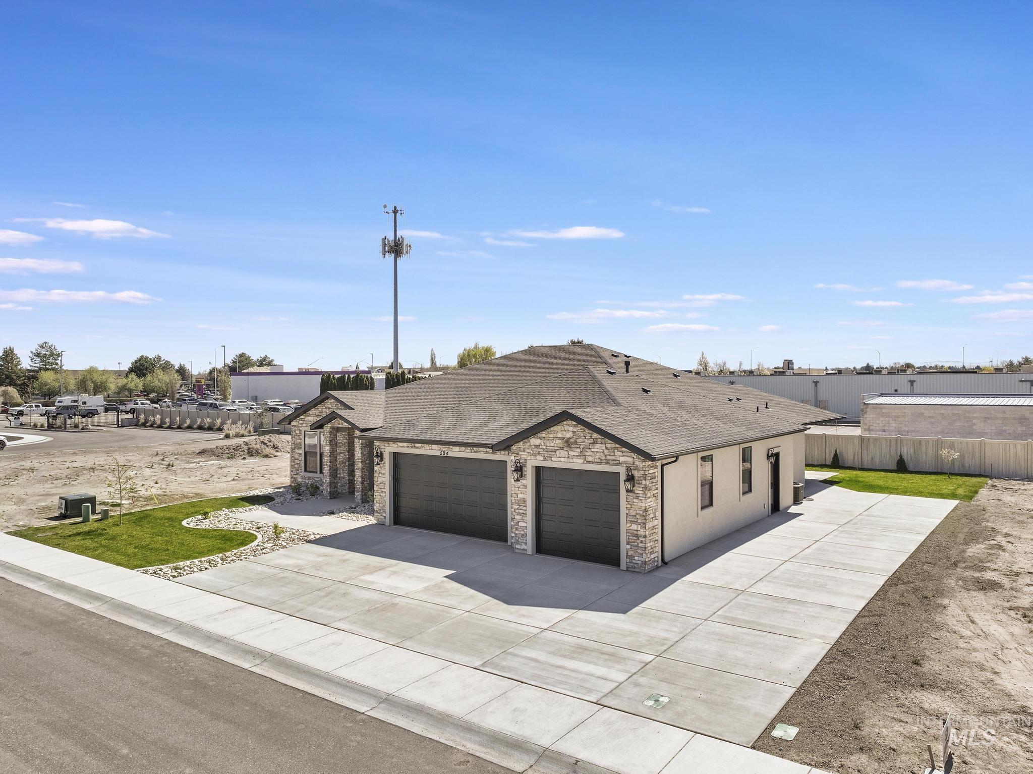 594 Canyon Mist Property Photo 4