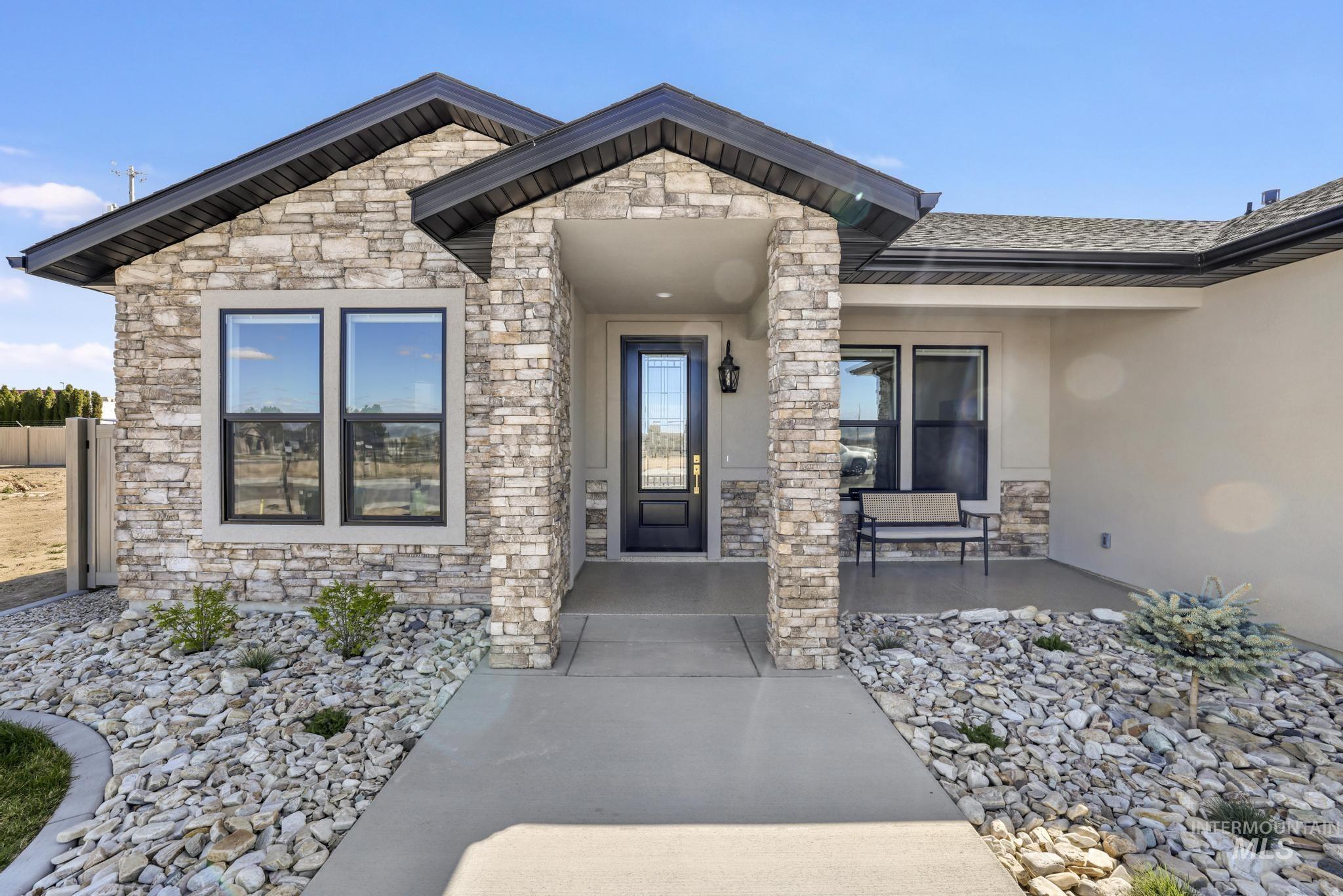 594 Canyon Mist Property Photo 5