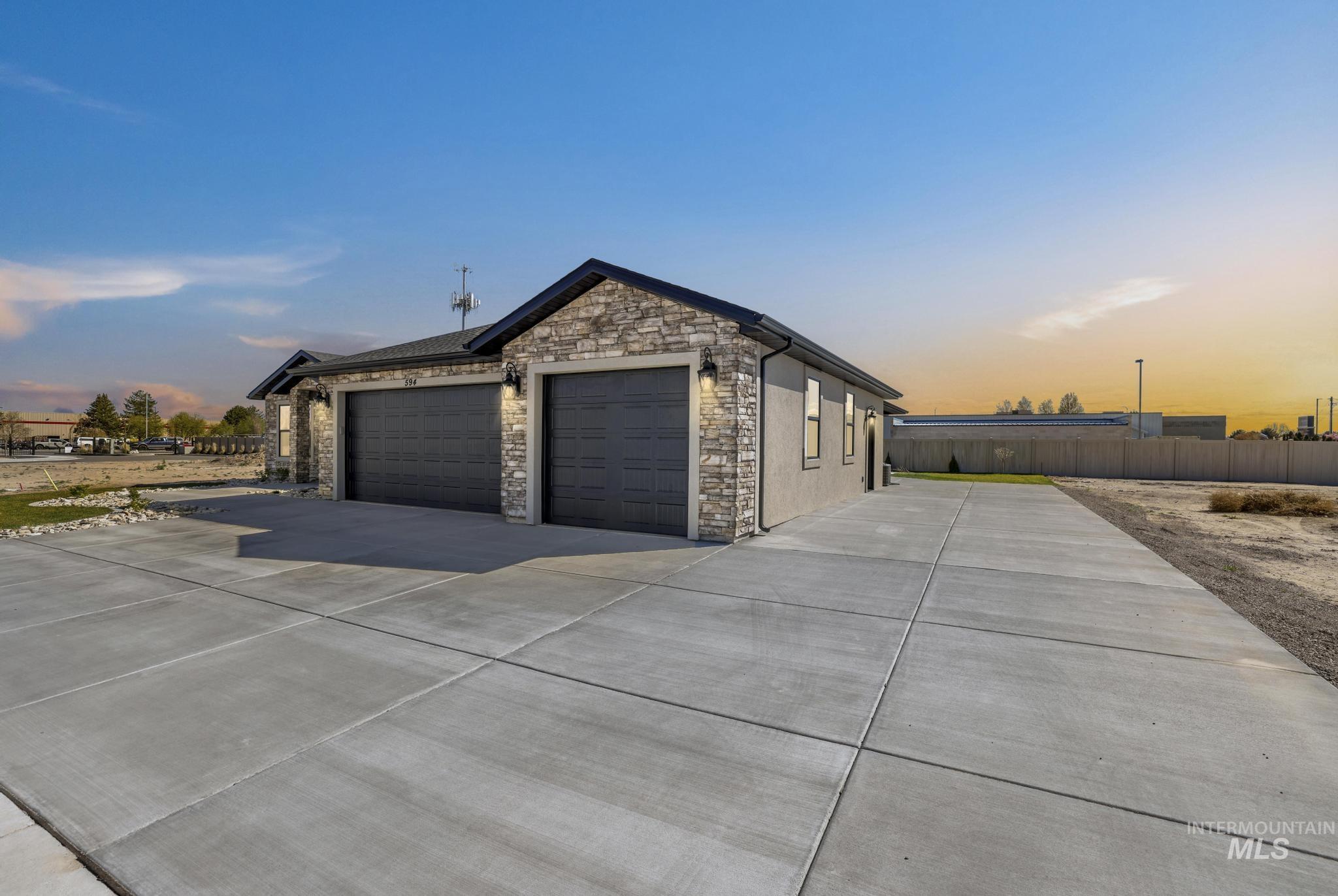 594 Canyon Mist Property Photo 32