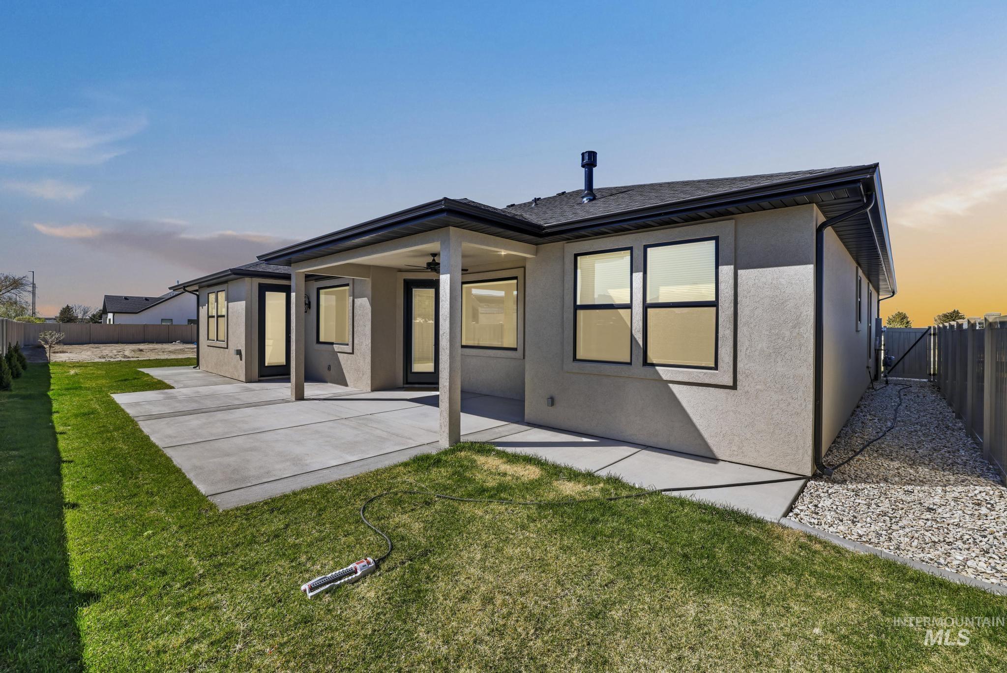 594 Canyon Mist Property Photo 33