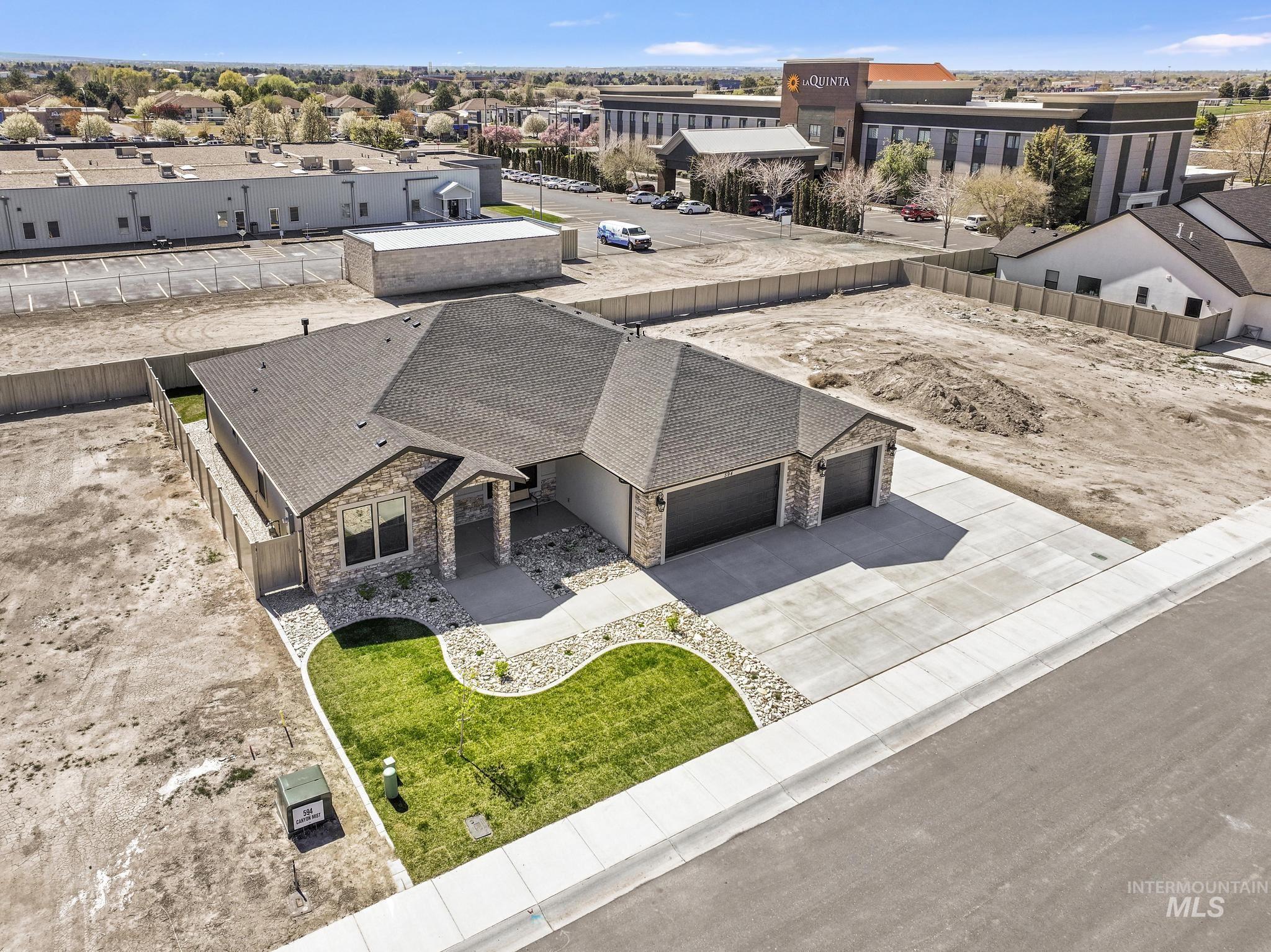 594 Canyon Mist Property Photo 35