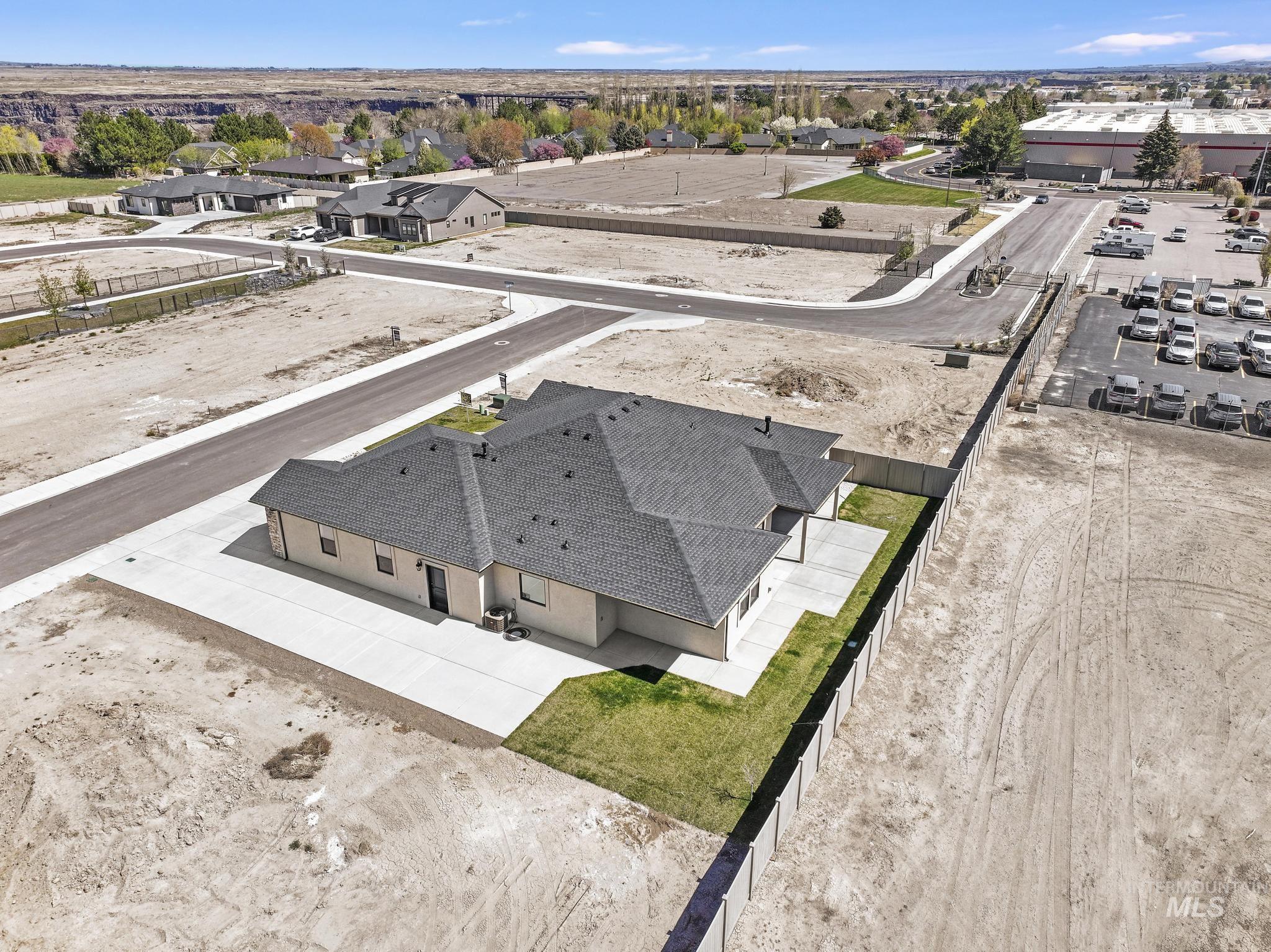 594 Canyon Mist Property Photo 38