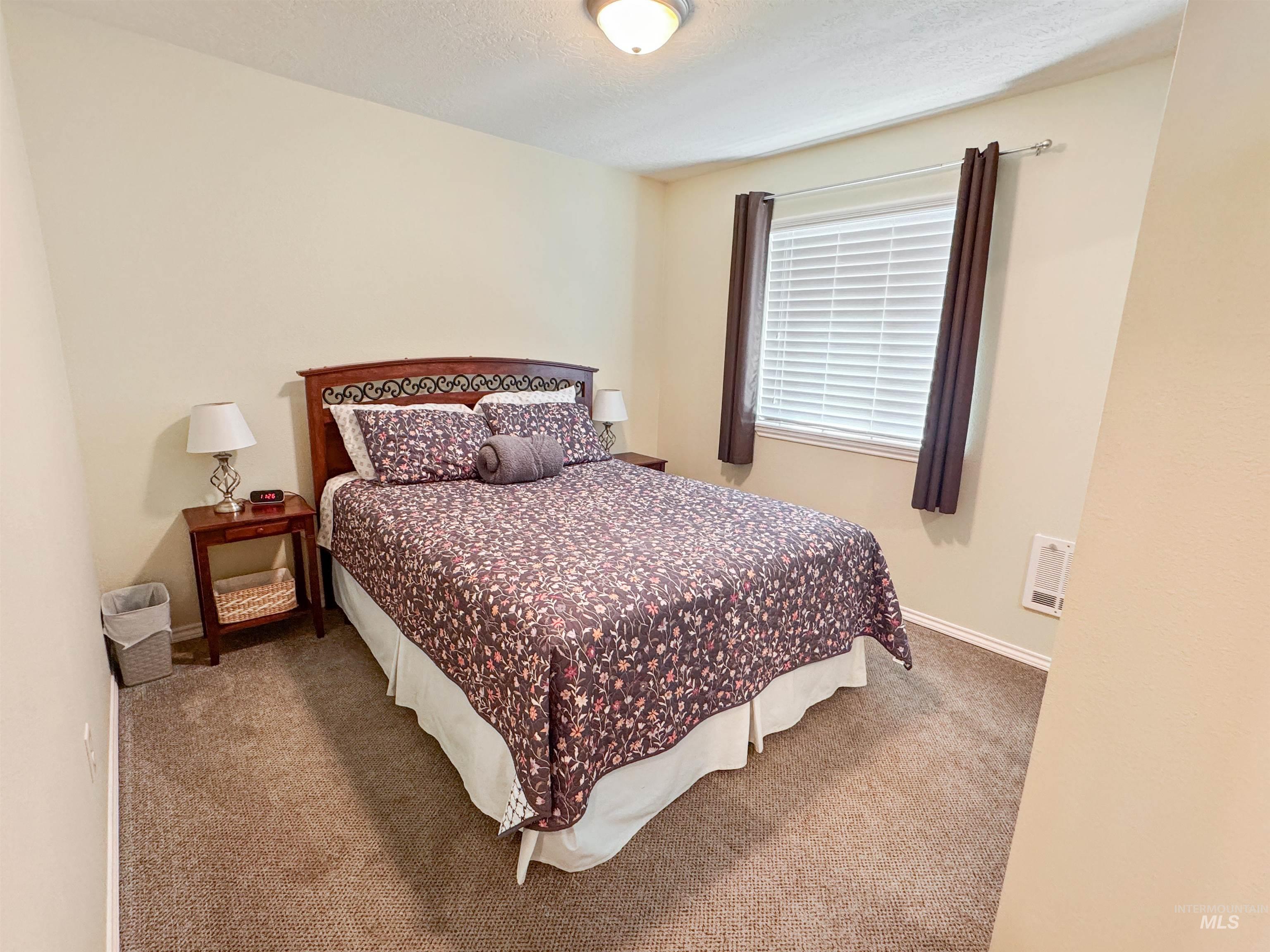 300 S Main Property Photo 12