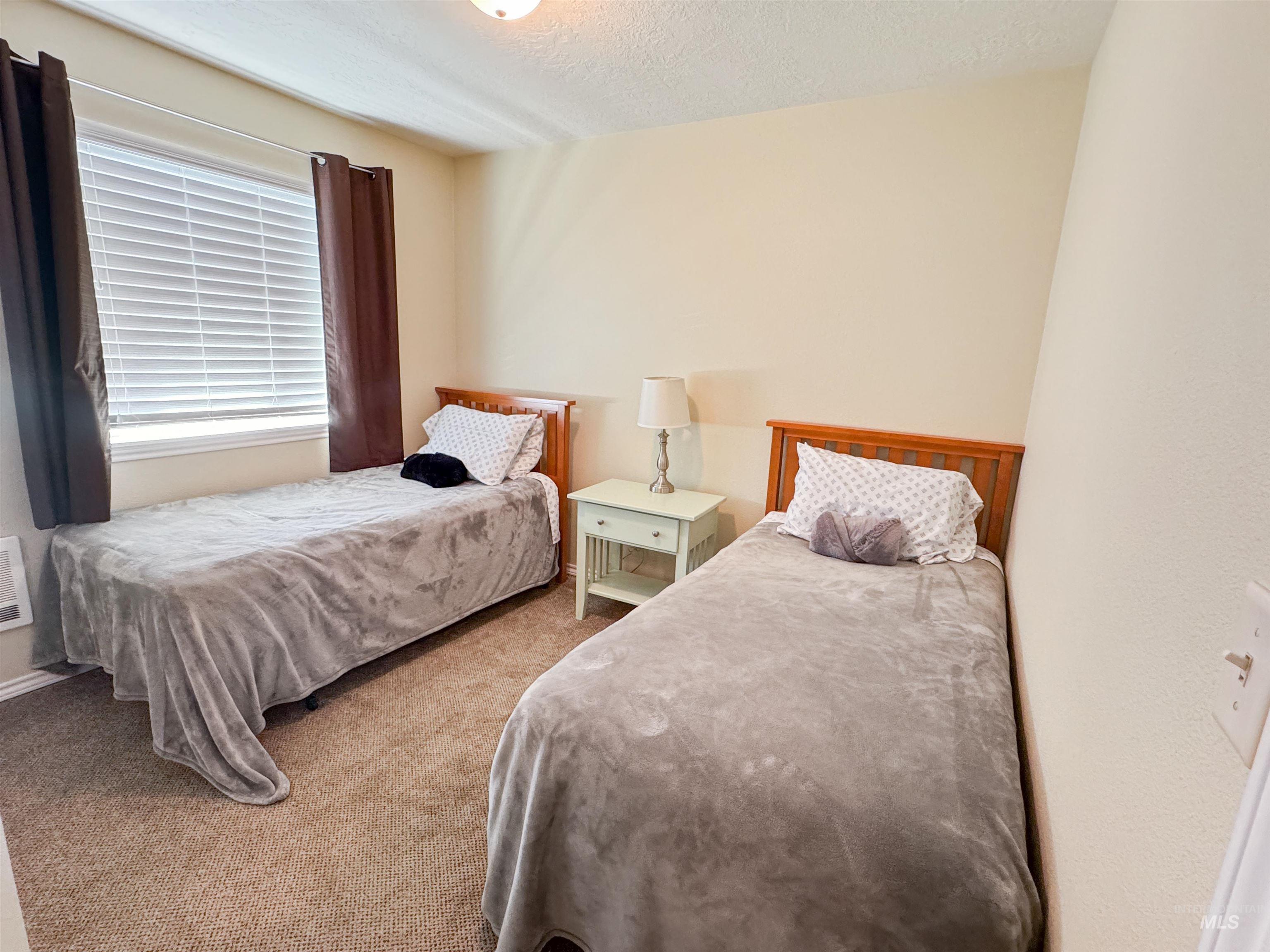 300 S Main Property Photo 13