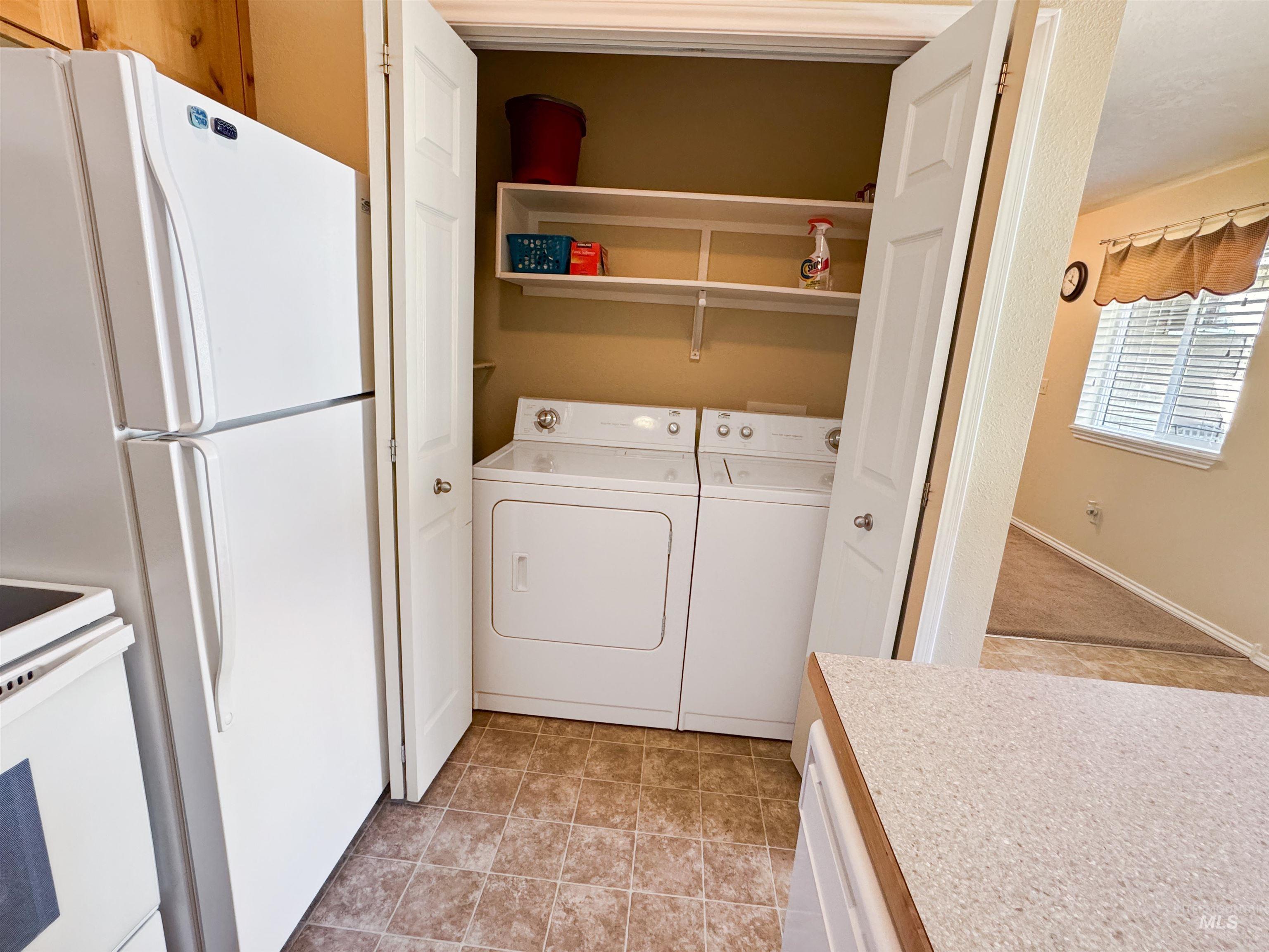 300 S Main Property Photo 14