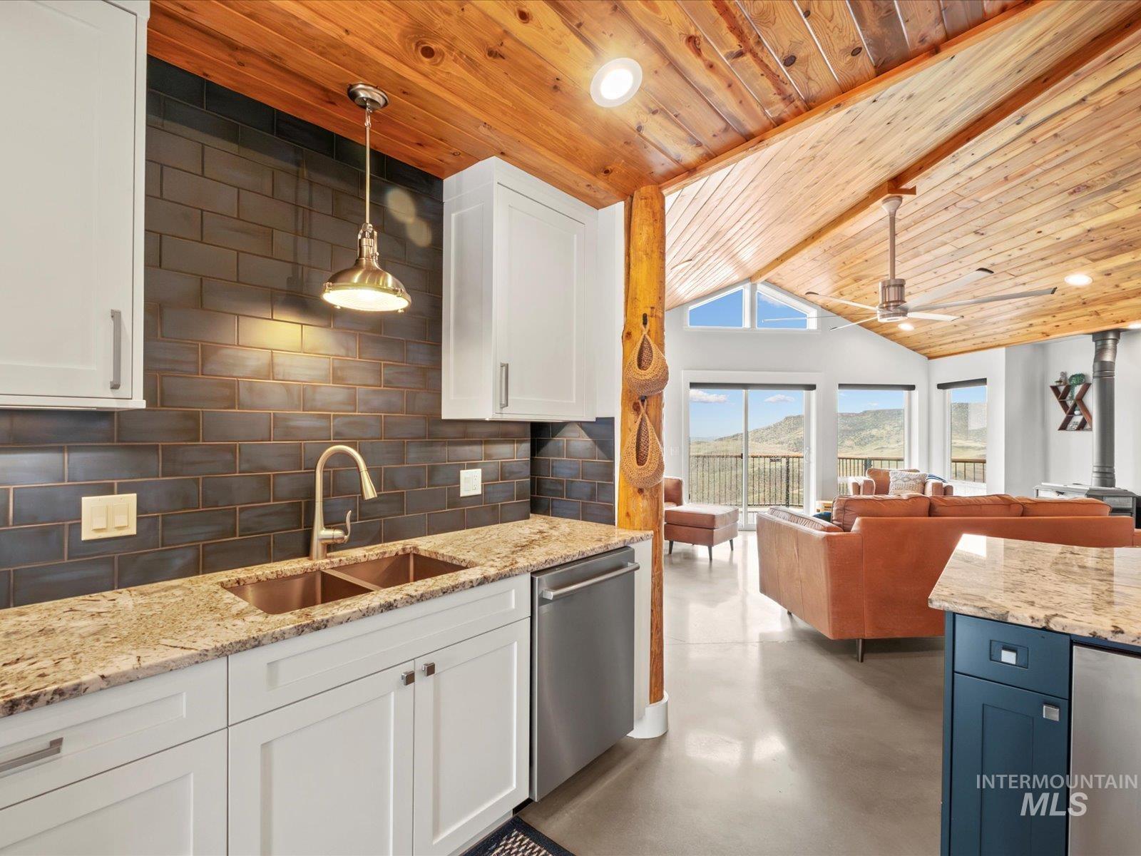 5225 Spring Creek Rd Property Photo 10