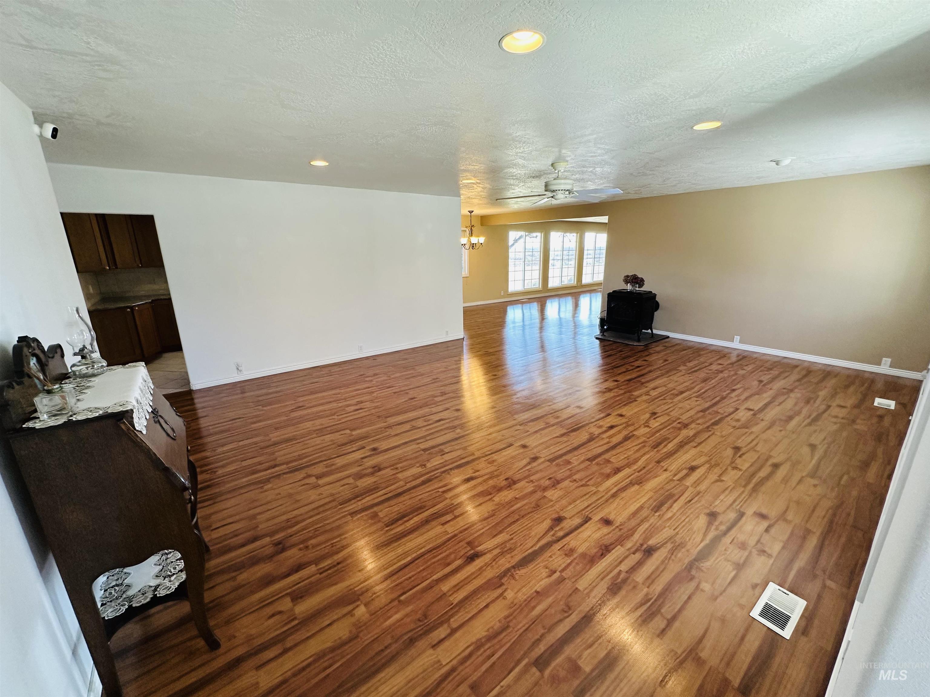 319 Snowmoody Way Property Photo 13