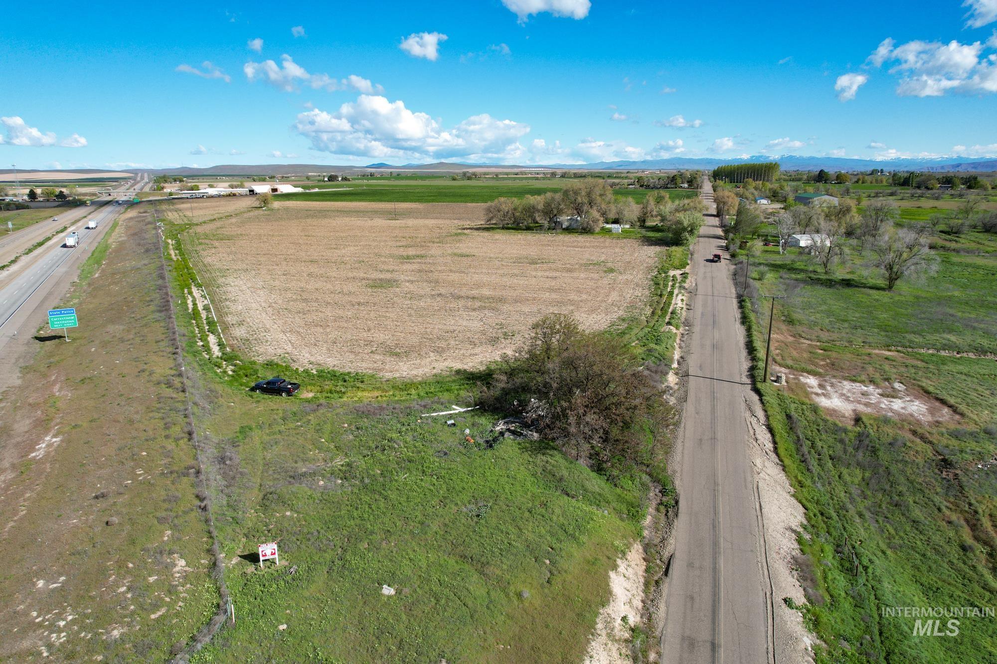 4465 Oak Road Property Photo 3