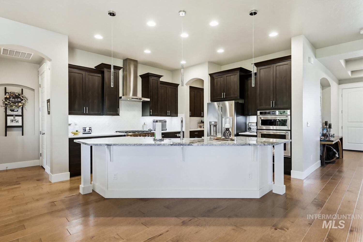 2097 N World Cup Way Property Photo 13