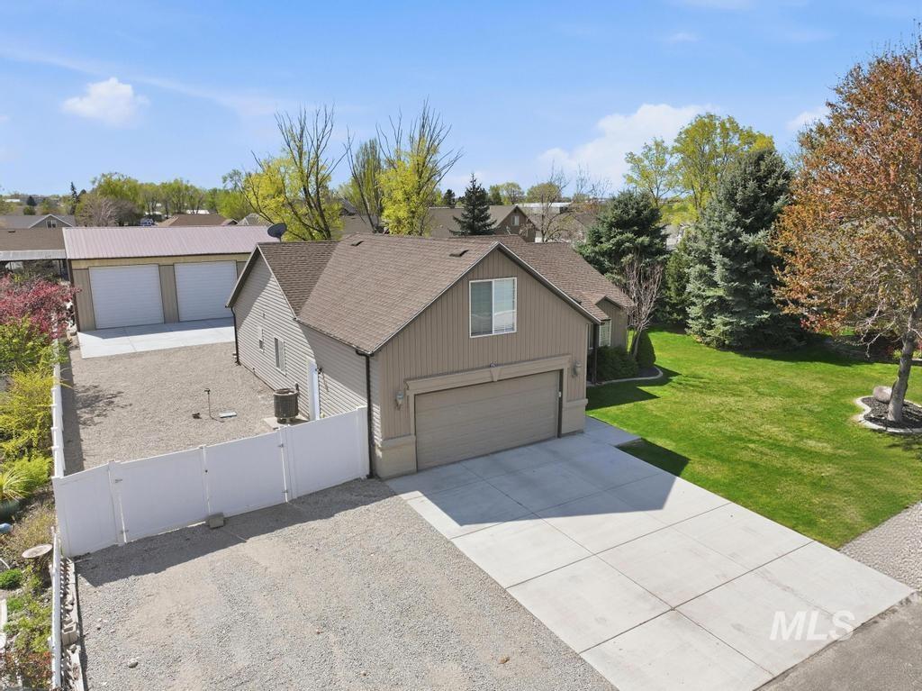2205 Mayberry Lane Property Photo 1