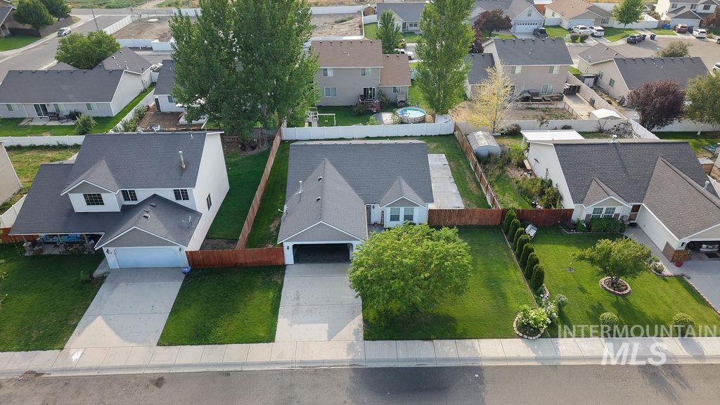 1509 N Elm Property Photo 6