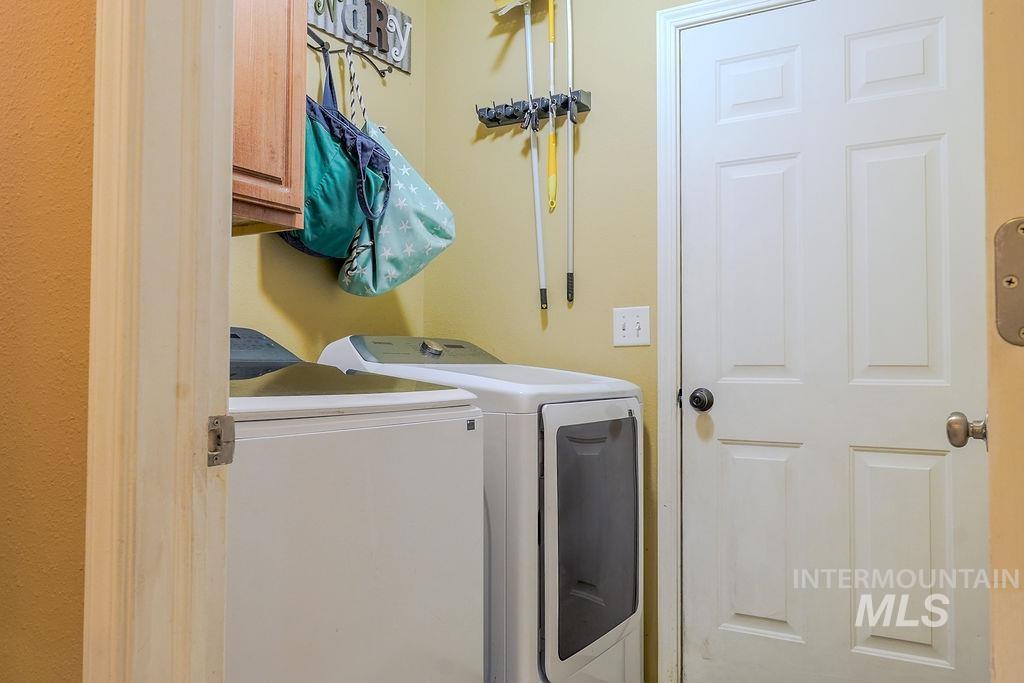 1509 N Elm Property Photo 18