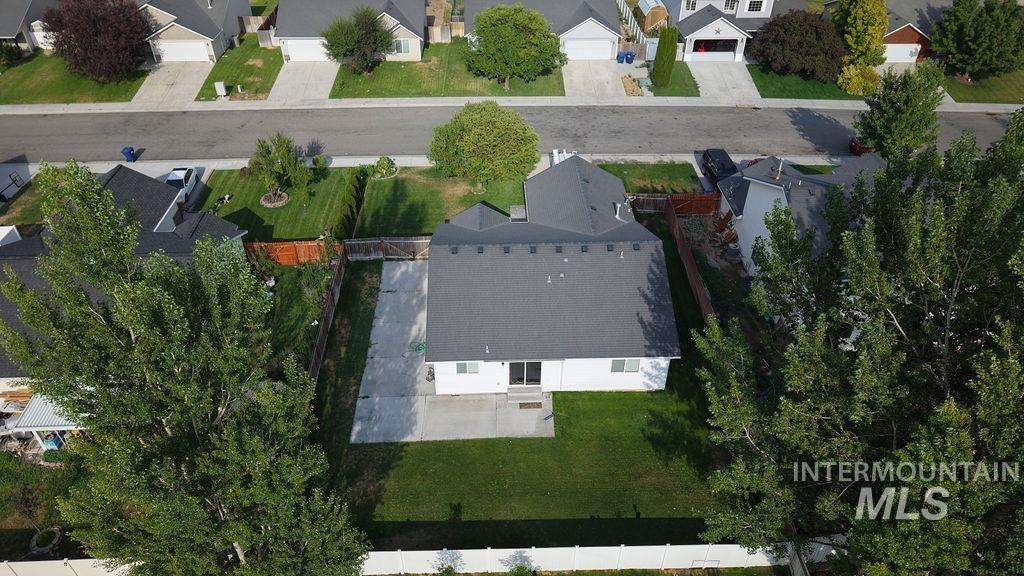 1509 N Elm Property Photo 22