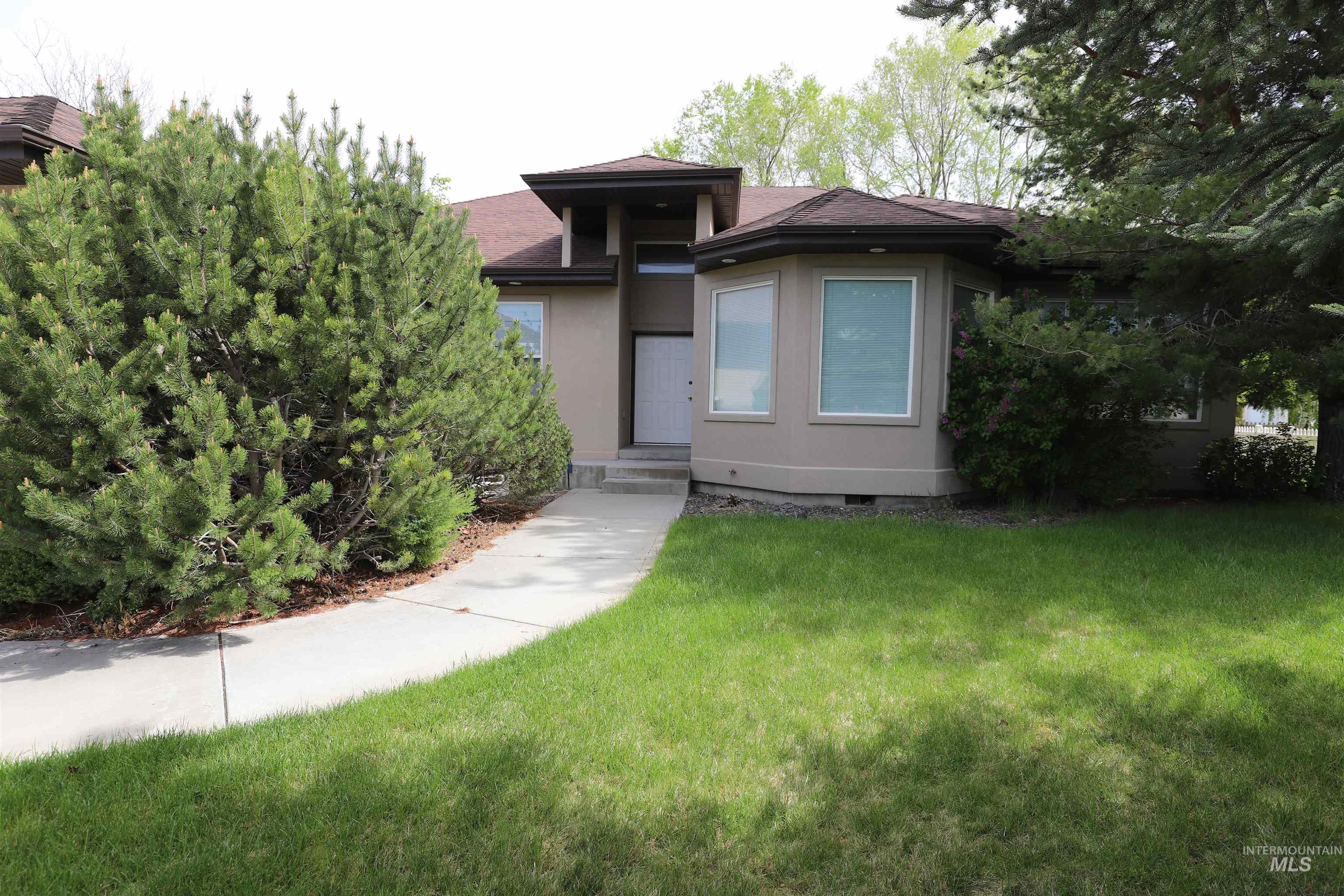 1368 Stoneybrook Circle Property Photo 3
