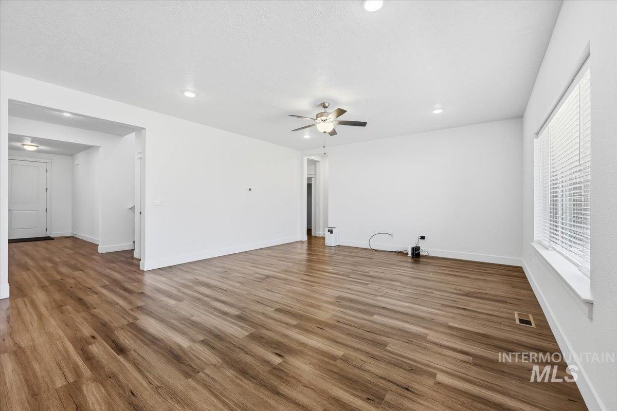 148 Homesteaders St. Property Photo 17