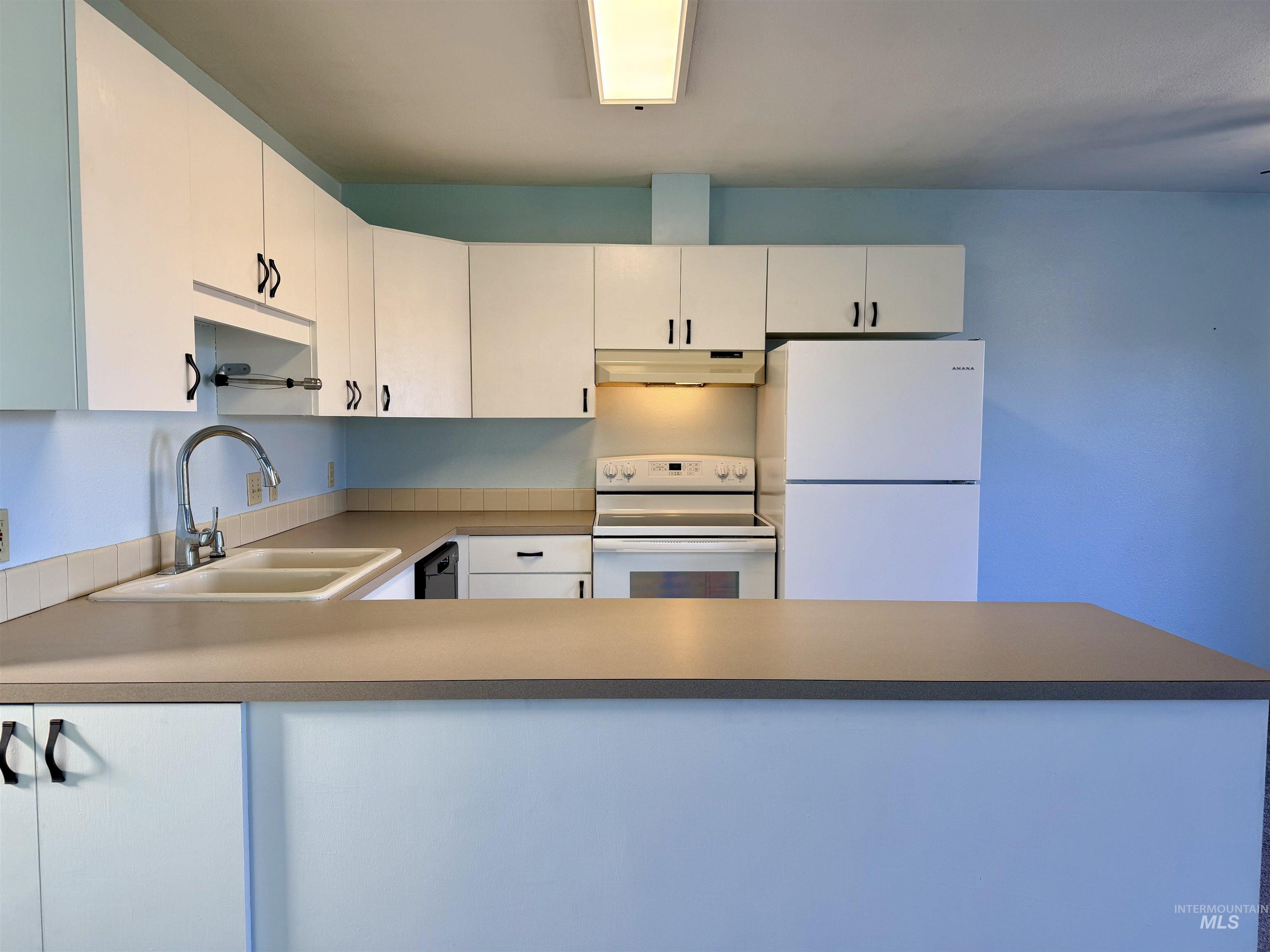 607 Park Street Property Photo 2