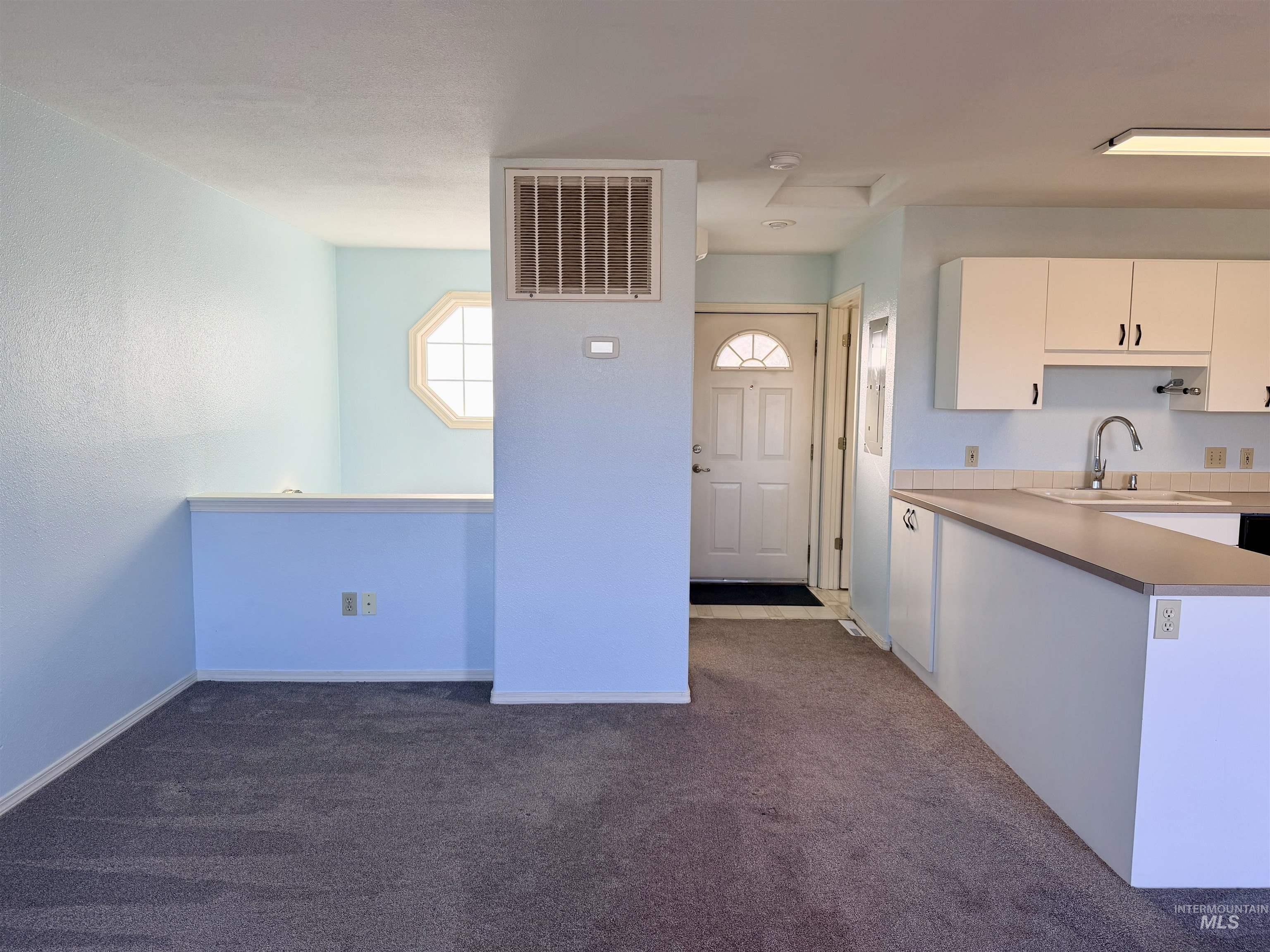 607 Park Street Property Photo 3