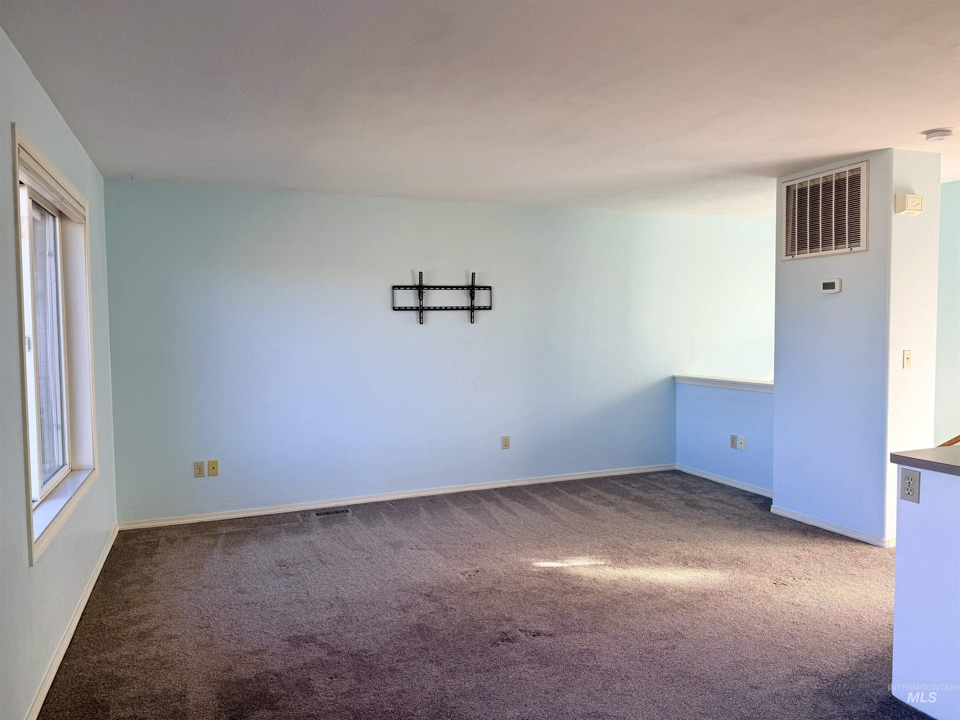 607 Park Street Property Photo 5