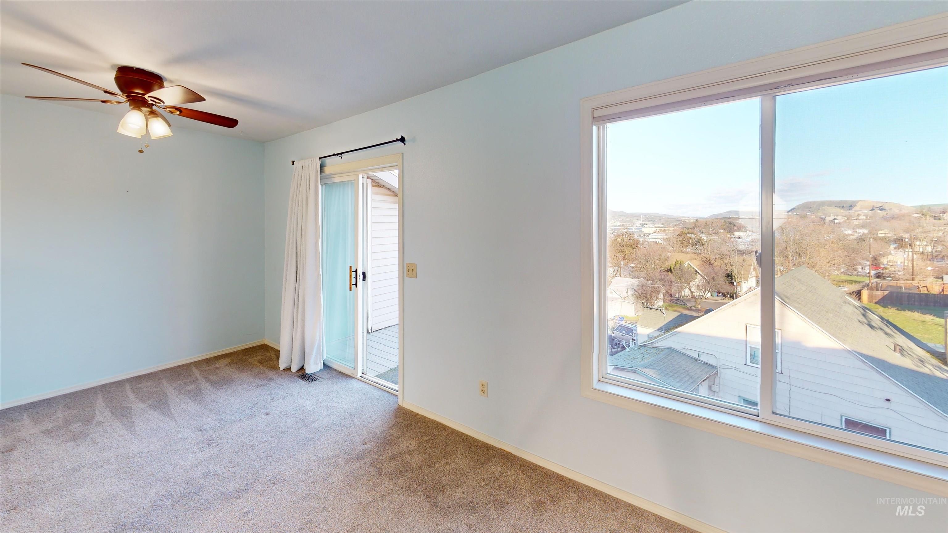 607 Park Street Property Photo 7