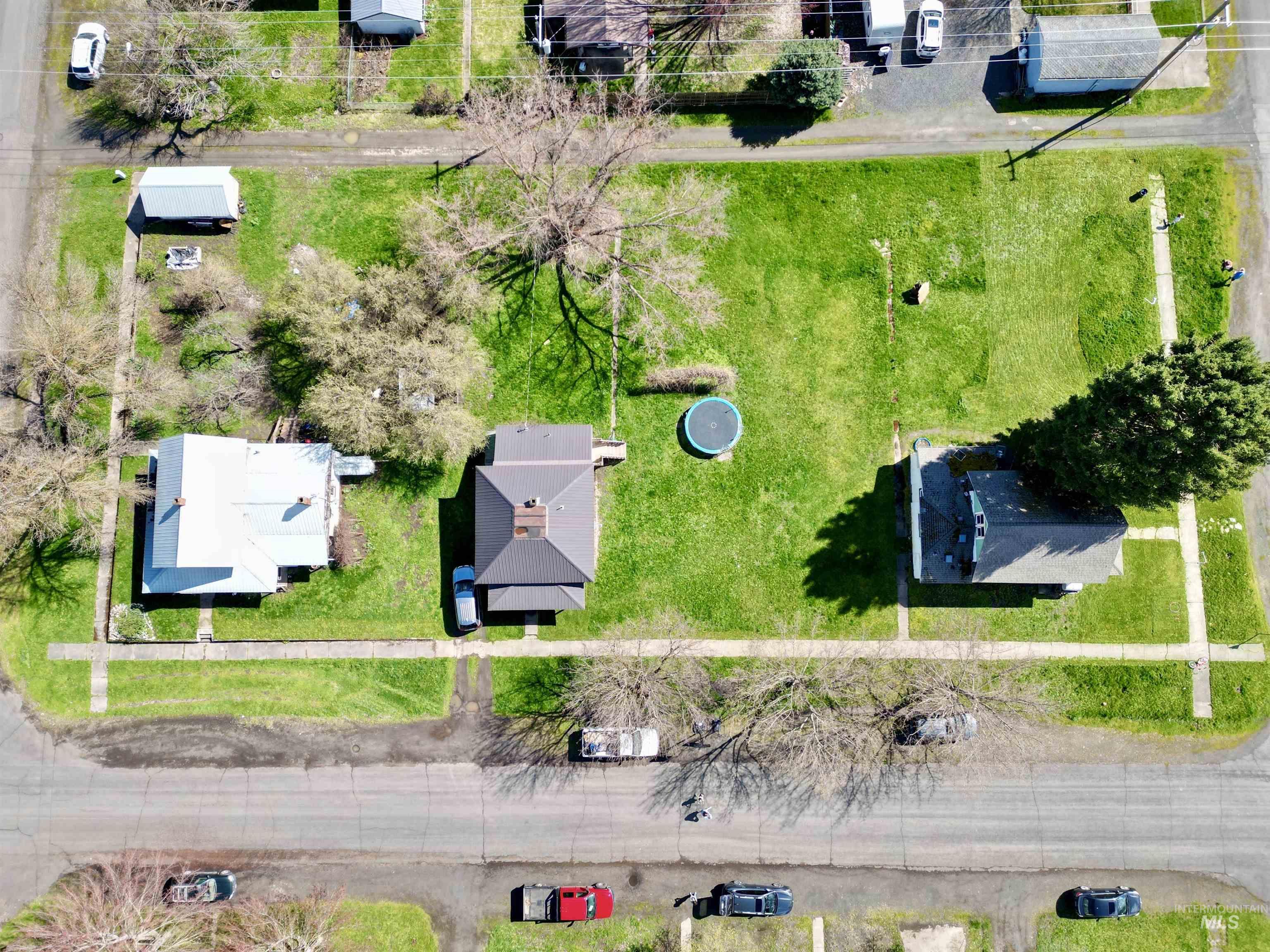 601 Maple St Property Photo 1