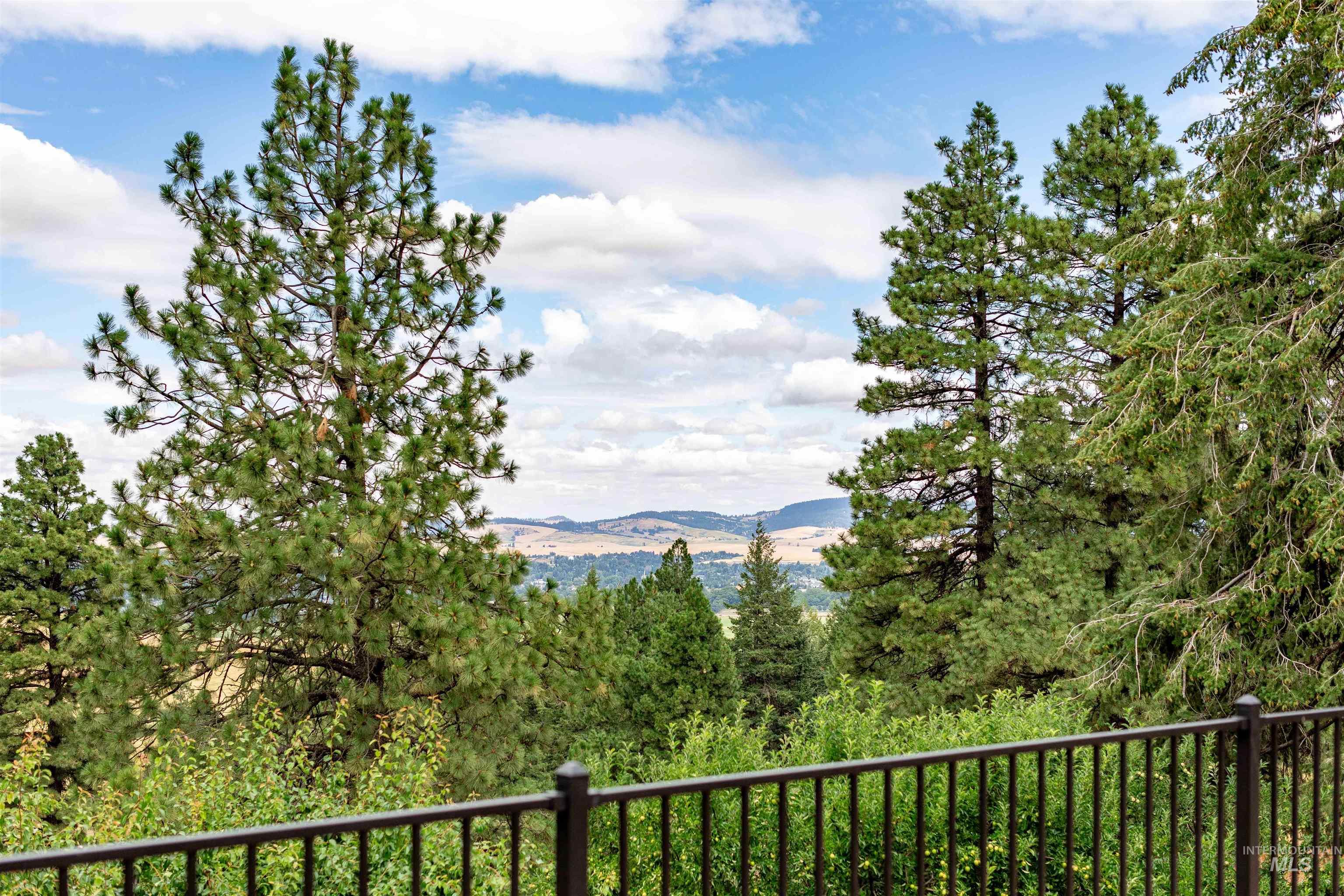 1050 Paradise Ridge Rd Property Photo 4
