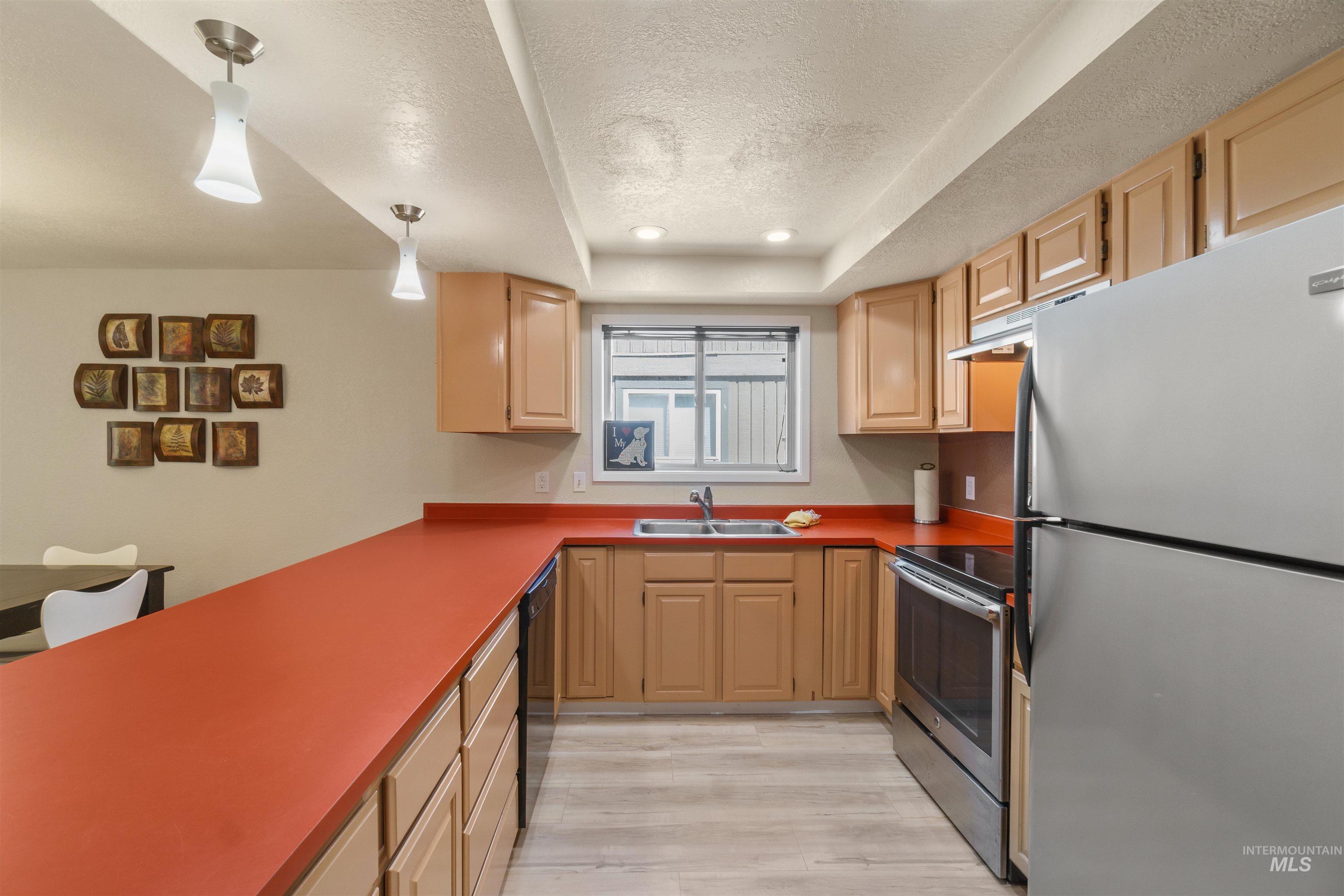 1640 Davis Avenue Property Photo 8