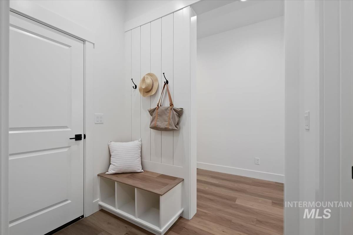 844 E Escalation St Property Photo 18