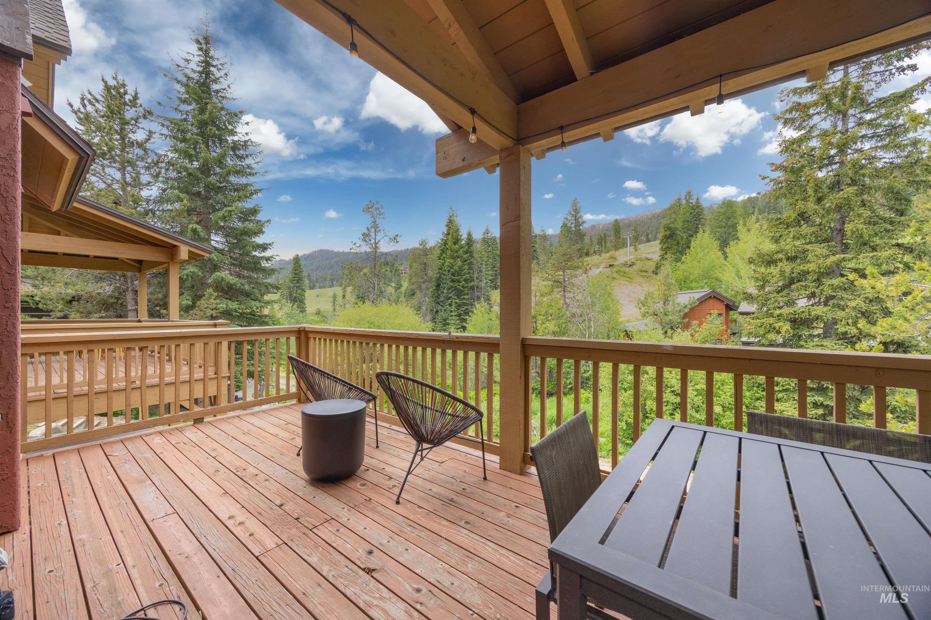 69 Golden Bar Ct. Property Photo 19