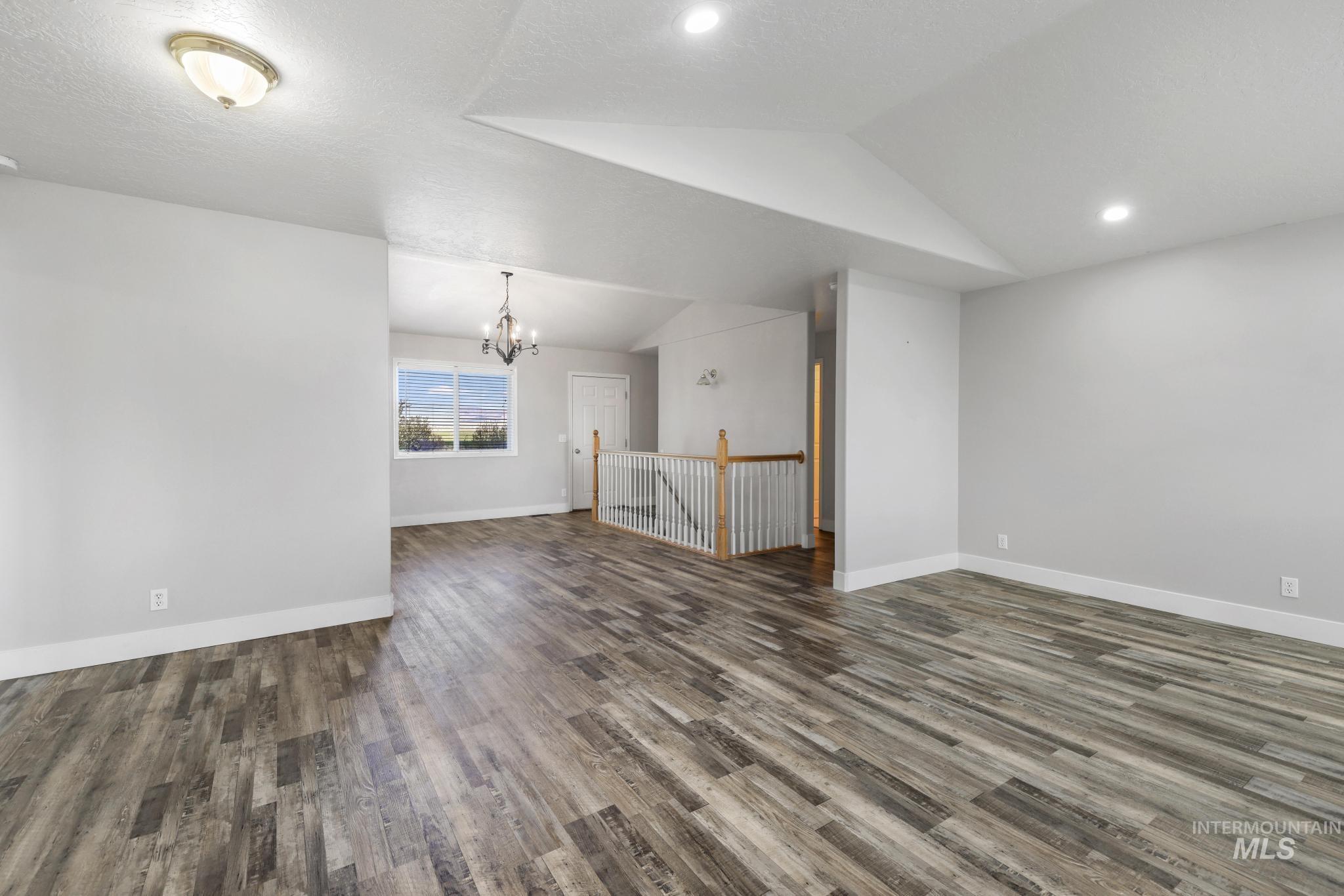 445 S College St Property Photo 3