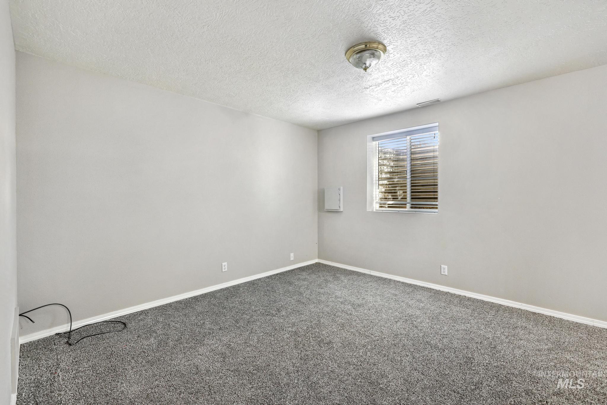 445 S College St Property Photo 13