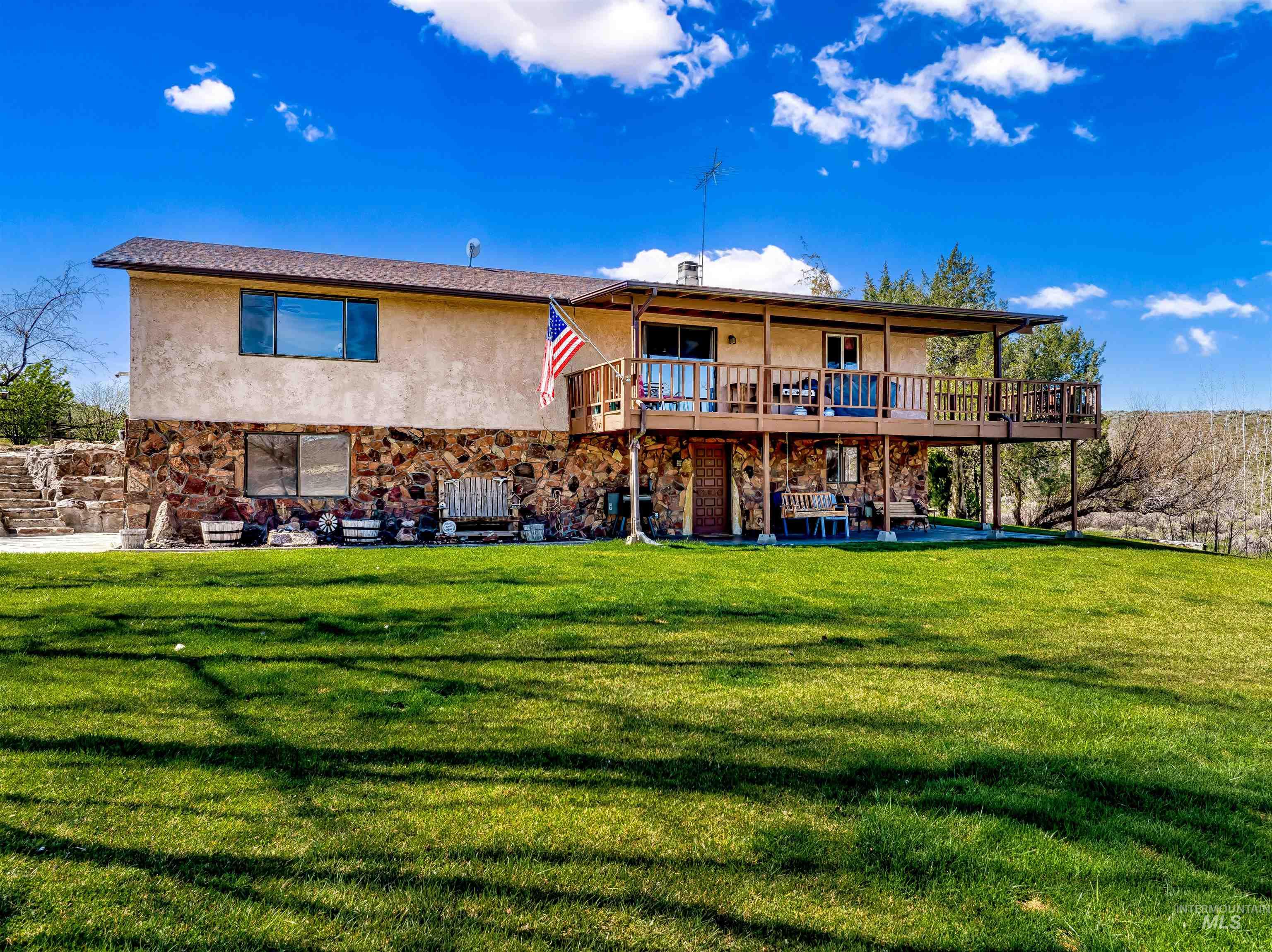 17365 State Hwy 78 Property Photo 3
