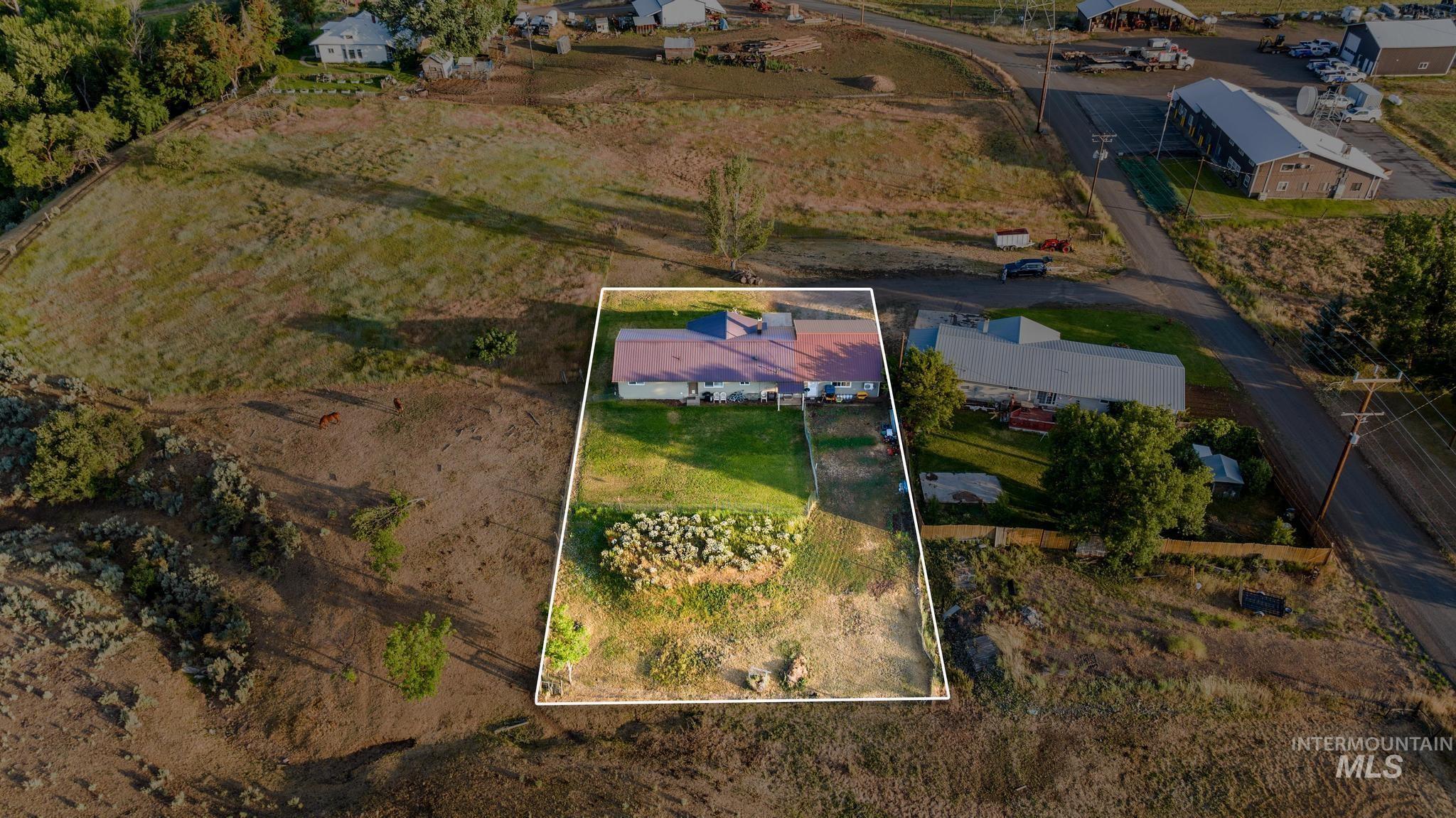 2208 Keithley Creek Rd Property Photo 3