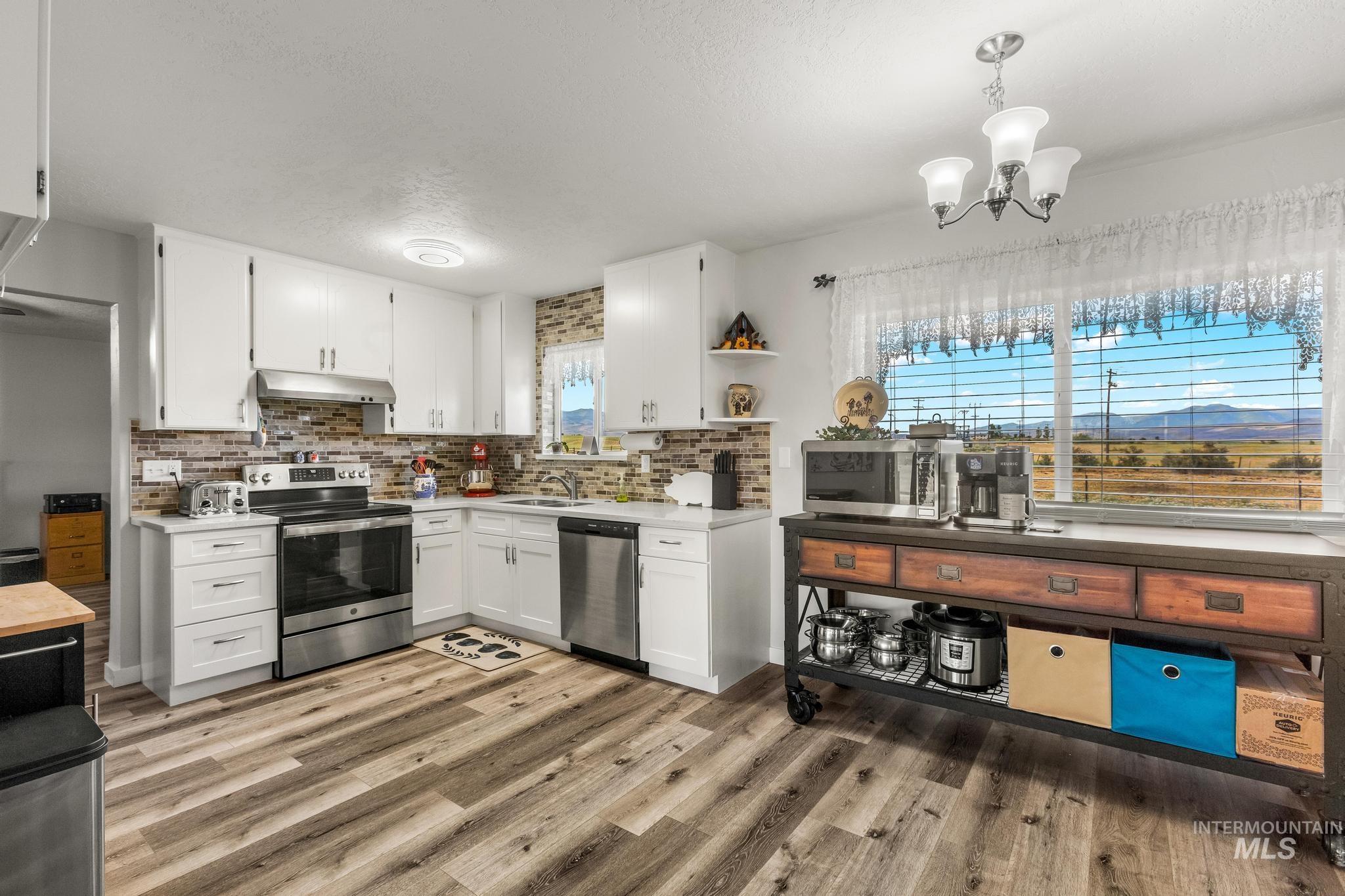 2208 Keithley Creek Rd Property Photo 13