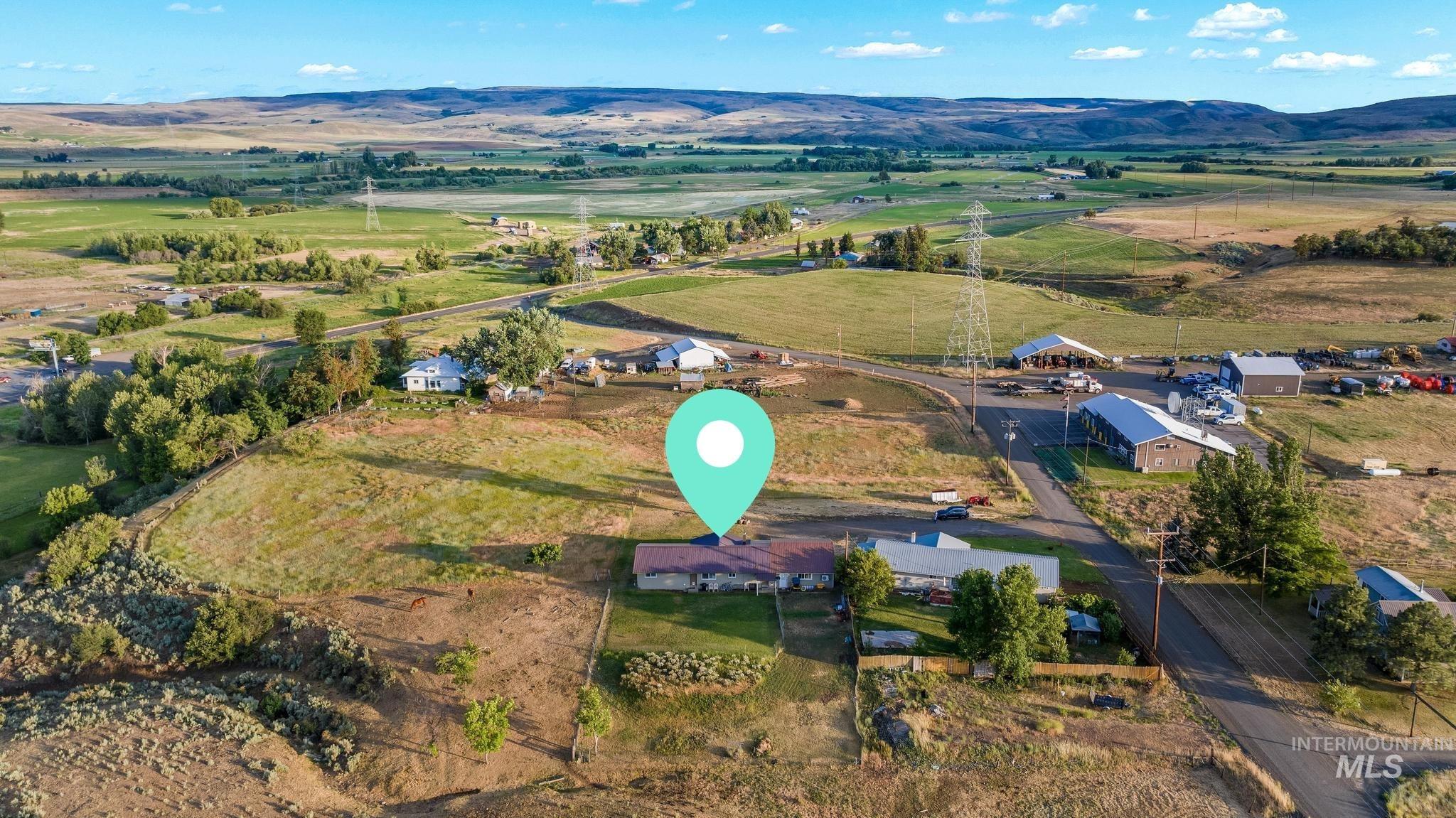 2208 Keithley Creek Rd Property Photo 40