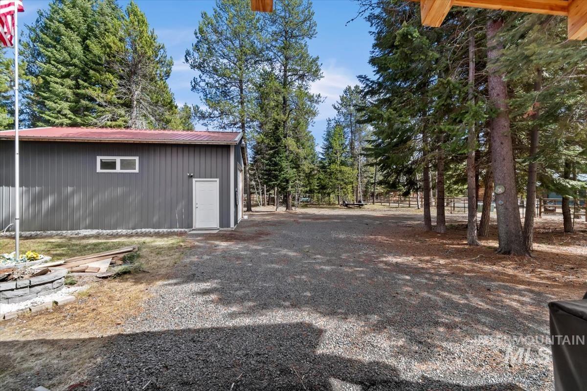 398 & 400 Charley Ln Property Photo 29
