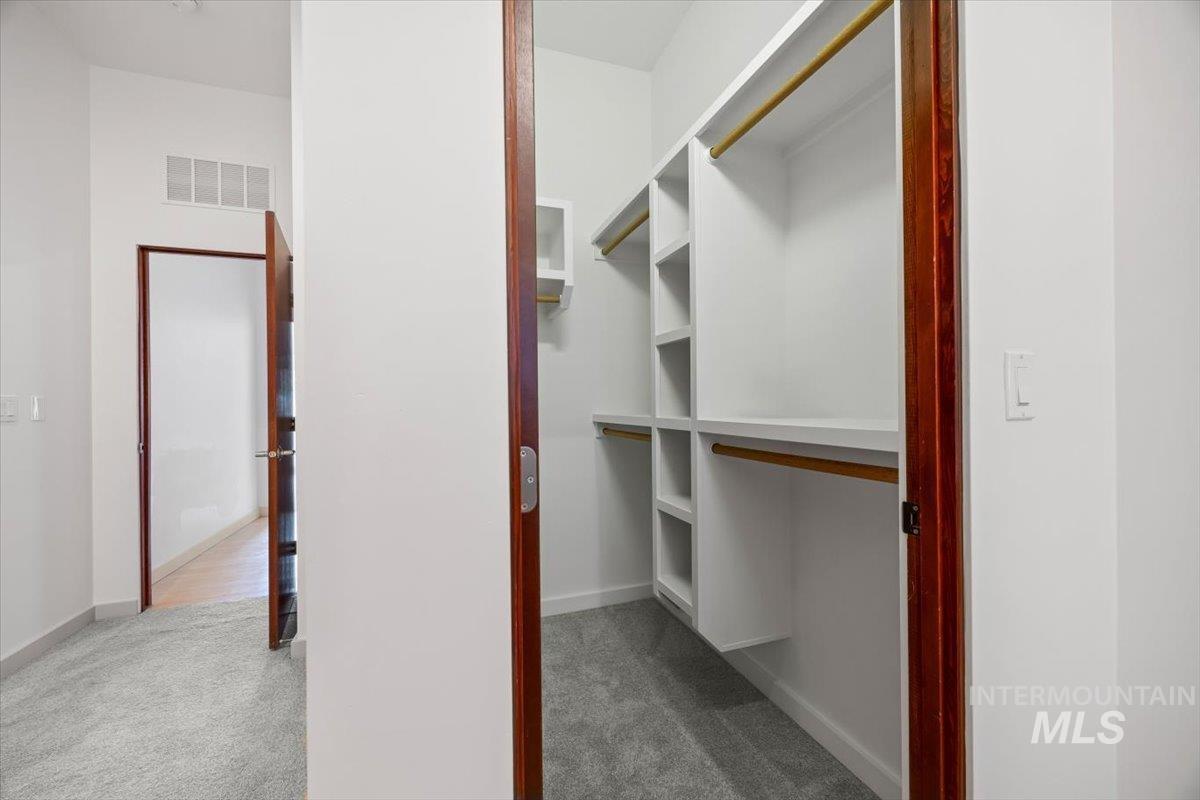 925 Iowa Property Photo 18