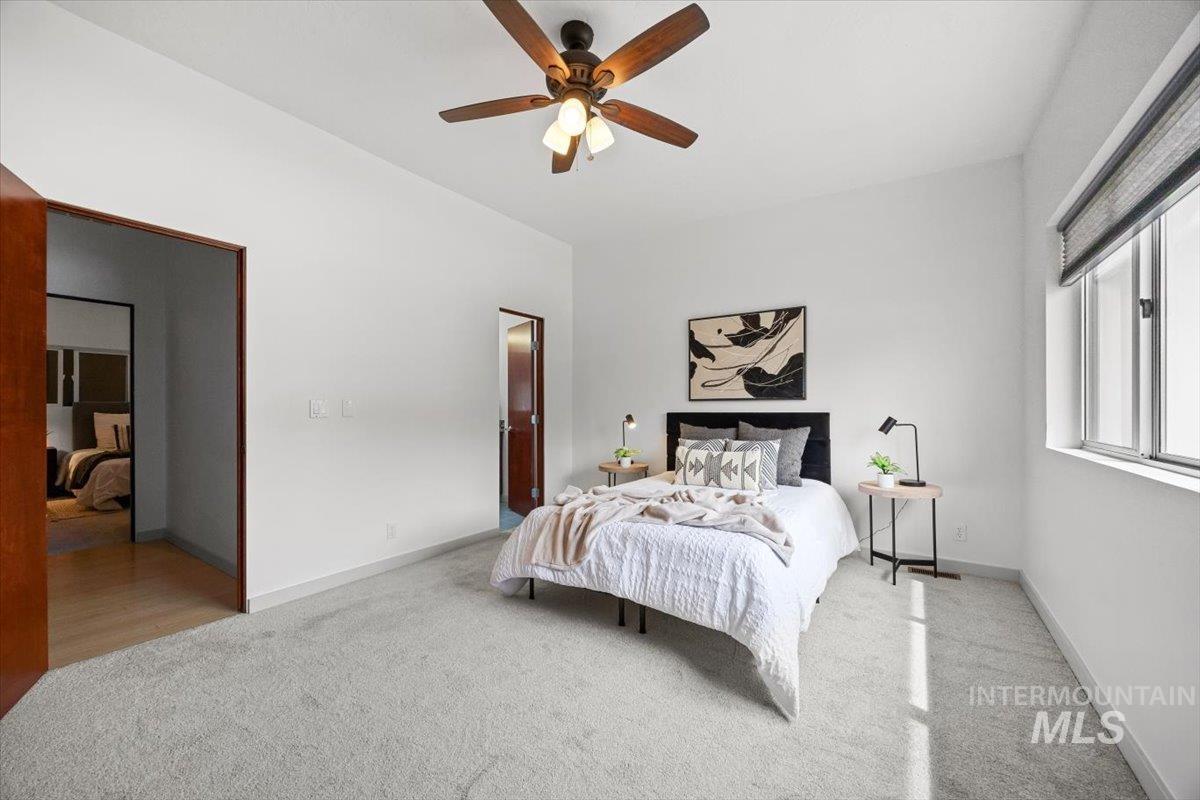 925 Iowa Property Photo 23