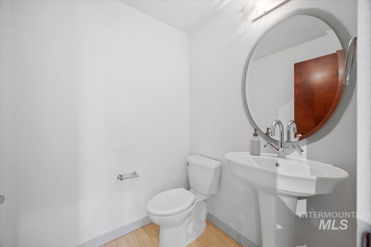 925 Iowa Property Photo 27