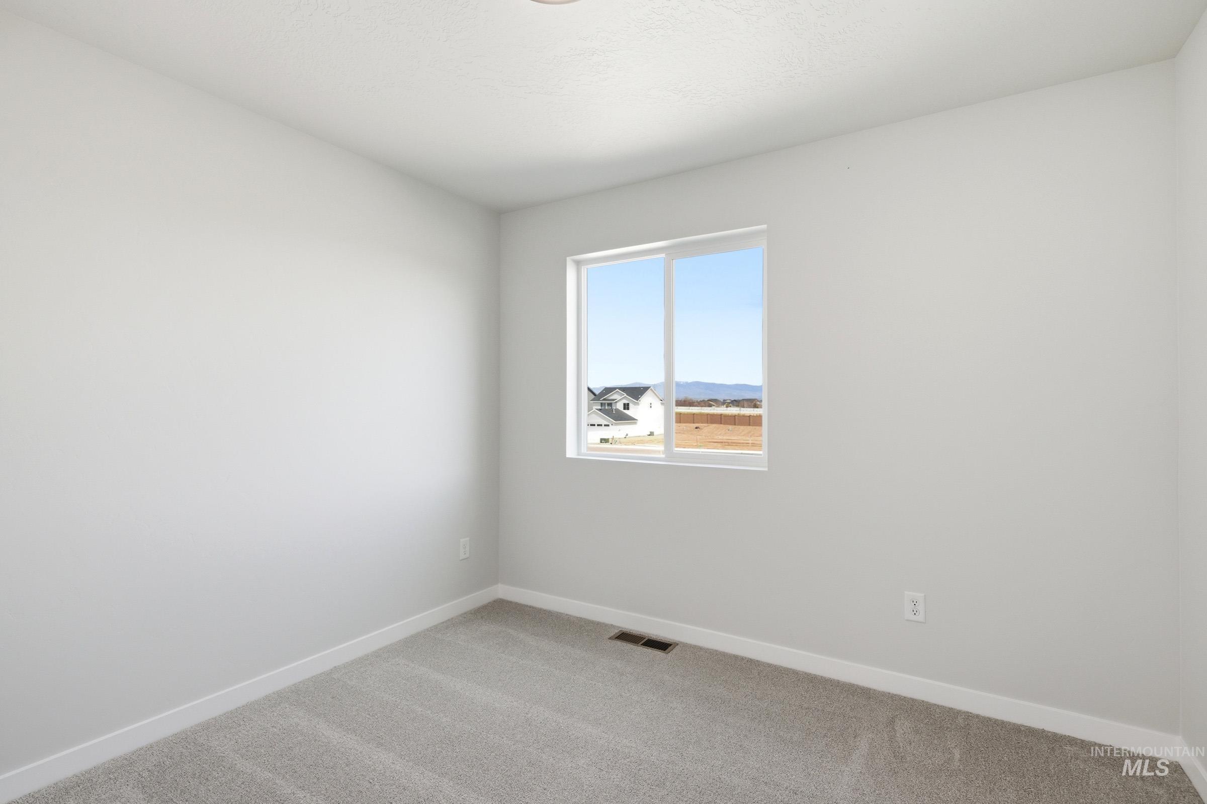4290 N Camp Creek Ave Property Photo 18